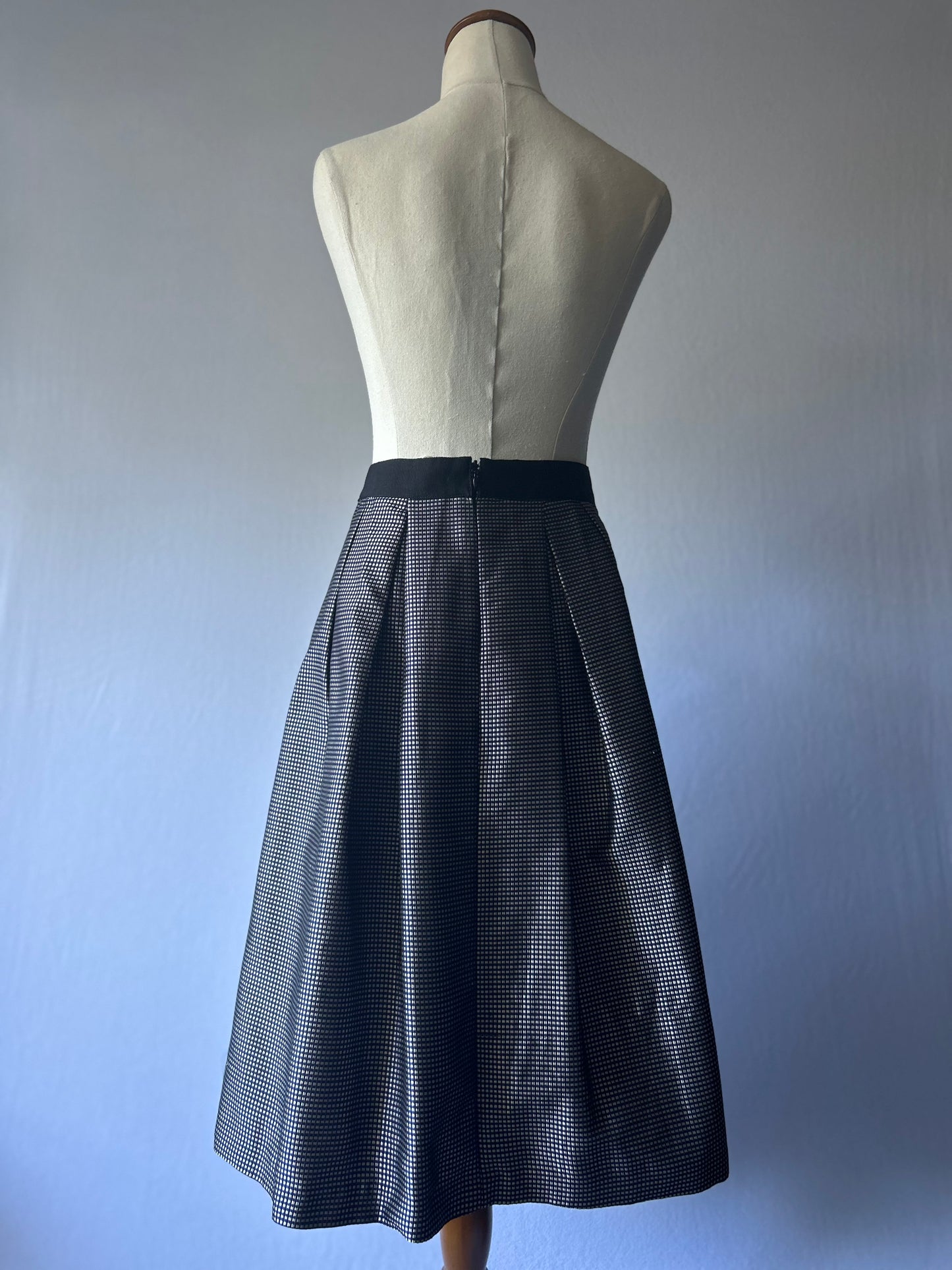 Veronika Maine Pleated Skirt | Size 14 | Black & White Check | 100% Polyester