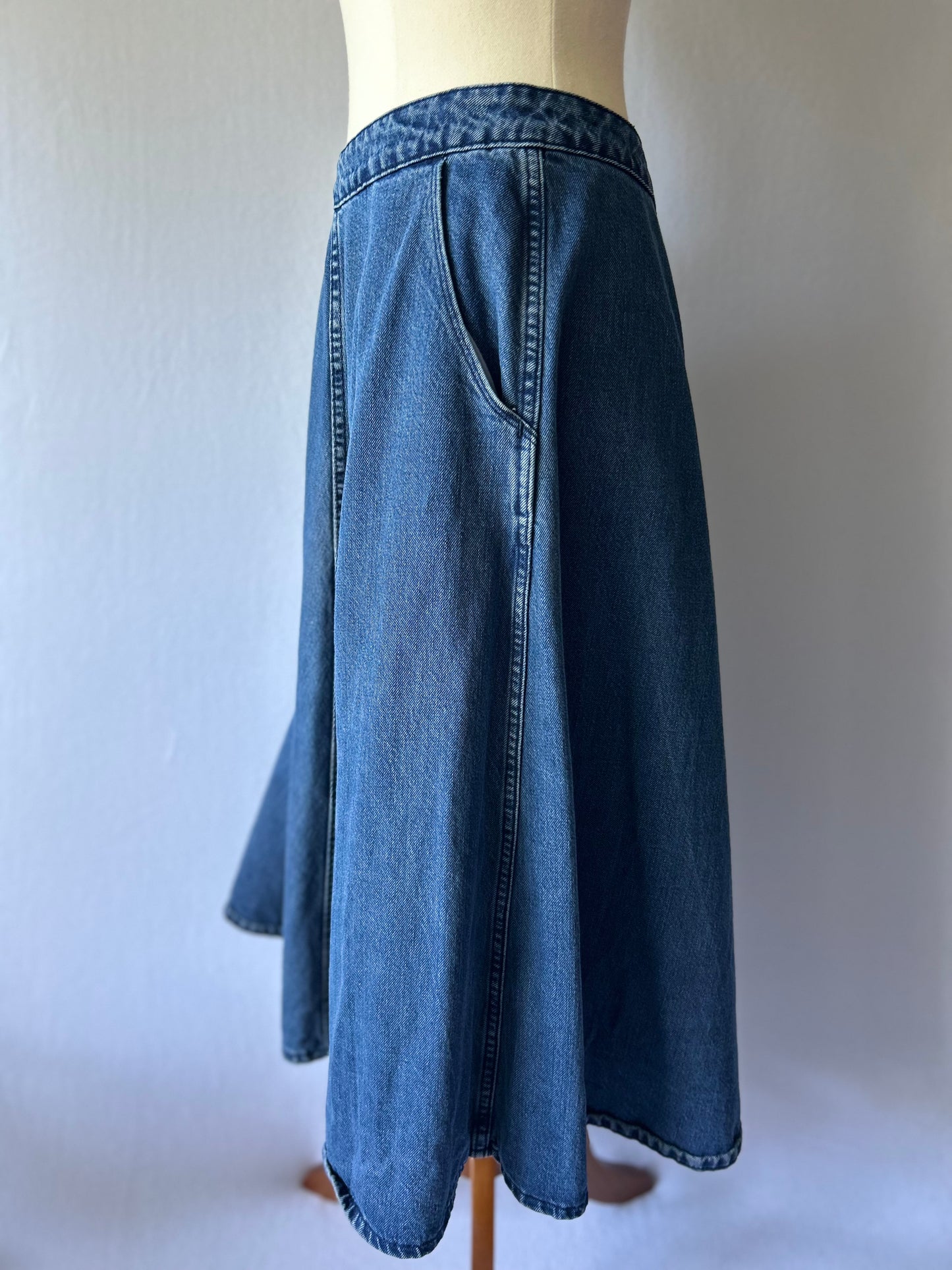 Neuw mid denim skirt – Size 8