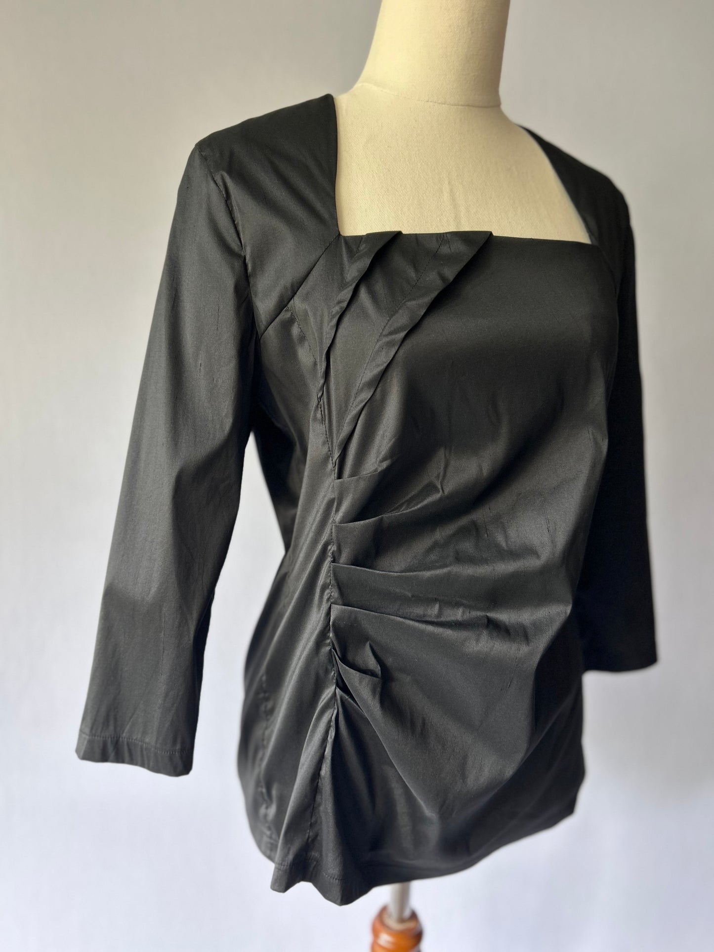 Jane Daniels Luxury Silk-Blend Graphic Top – Size 12, new with tag