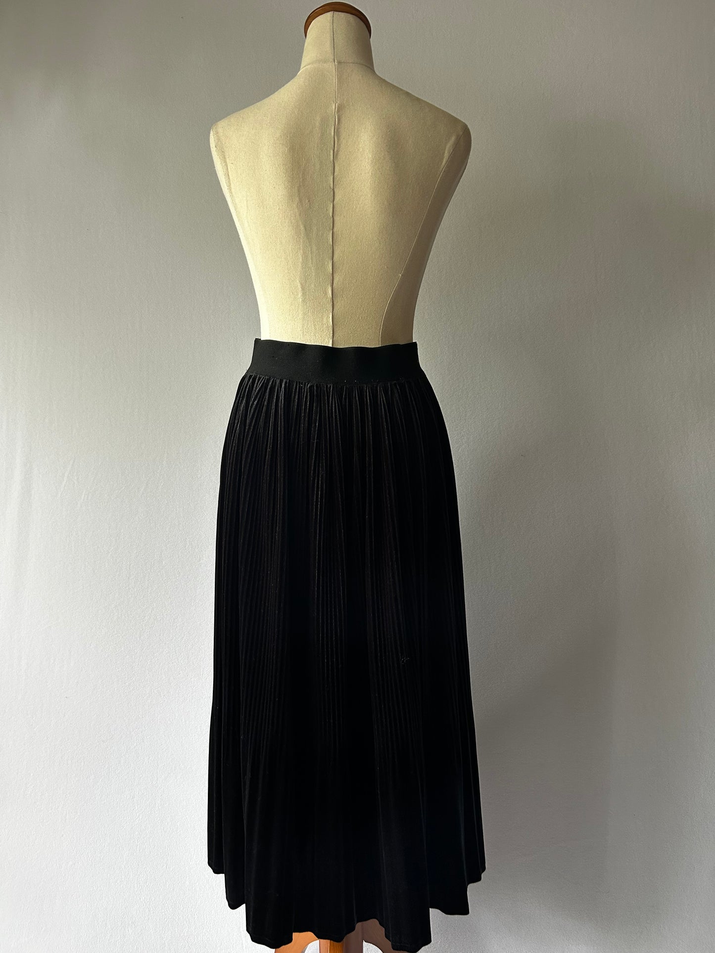 Trelise Cooper Pleated Velvet Midi Skirt – Size S