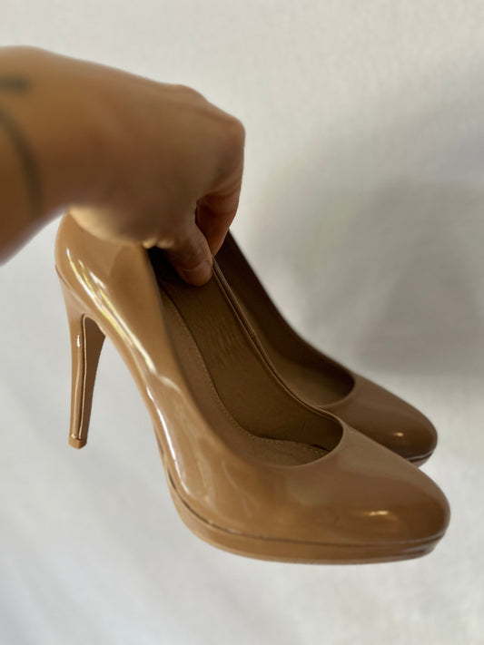 Novo Almond Patent High Heels – Size 6