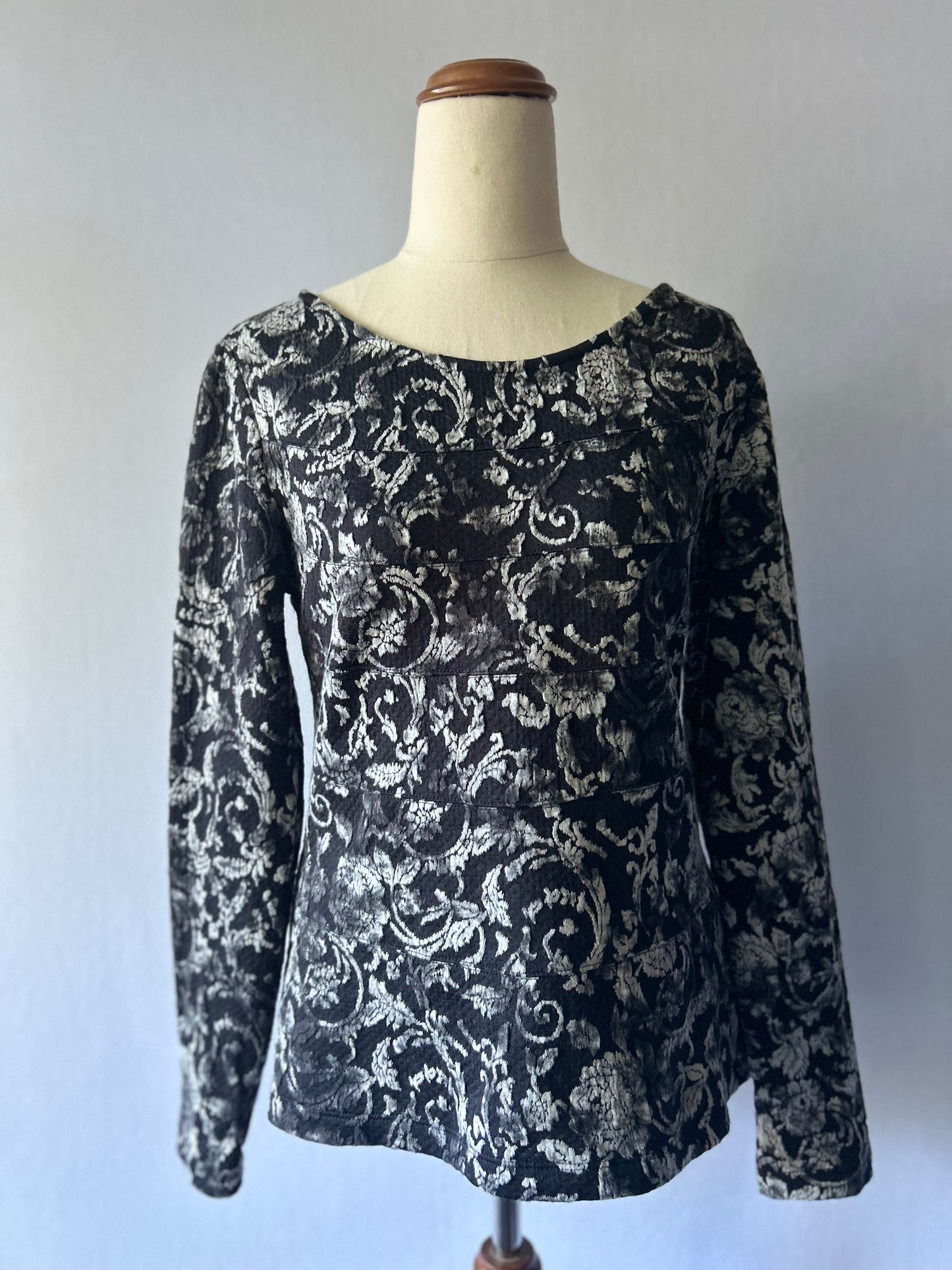 Jane Daniels Textured Baroque Damask Tiered Top - Size 10