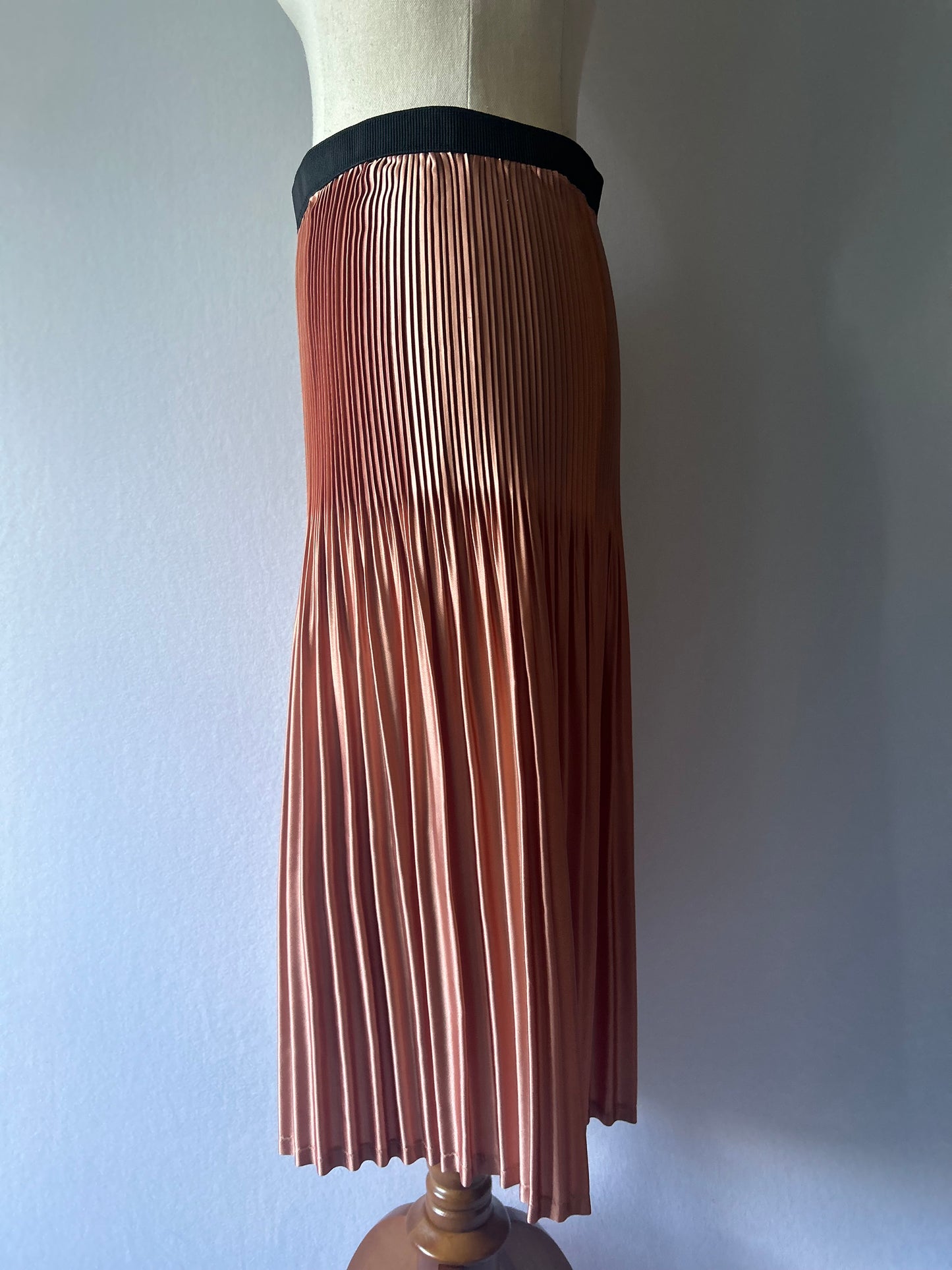 Metallic Peach Satin Pleated Midi Skirt - Size M