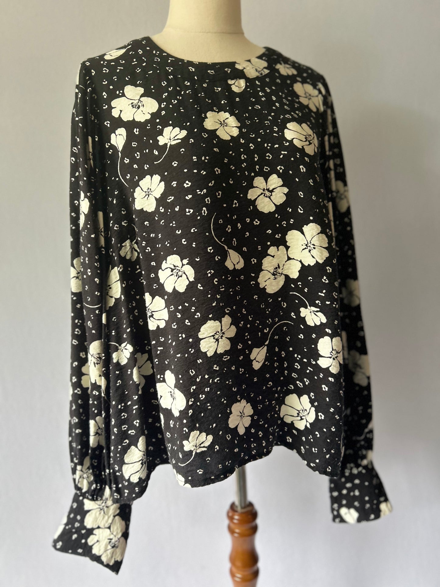 Seed Heritage Monochrome Floral Cotton Blouse - Size 12