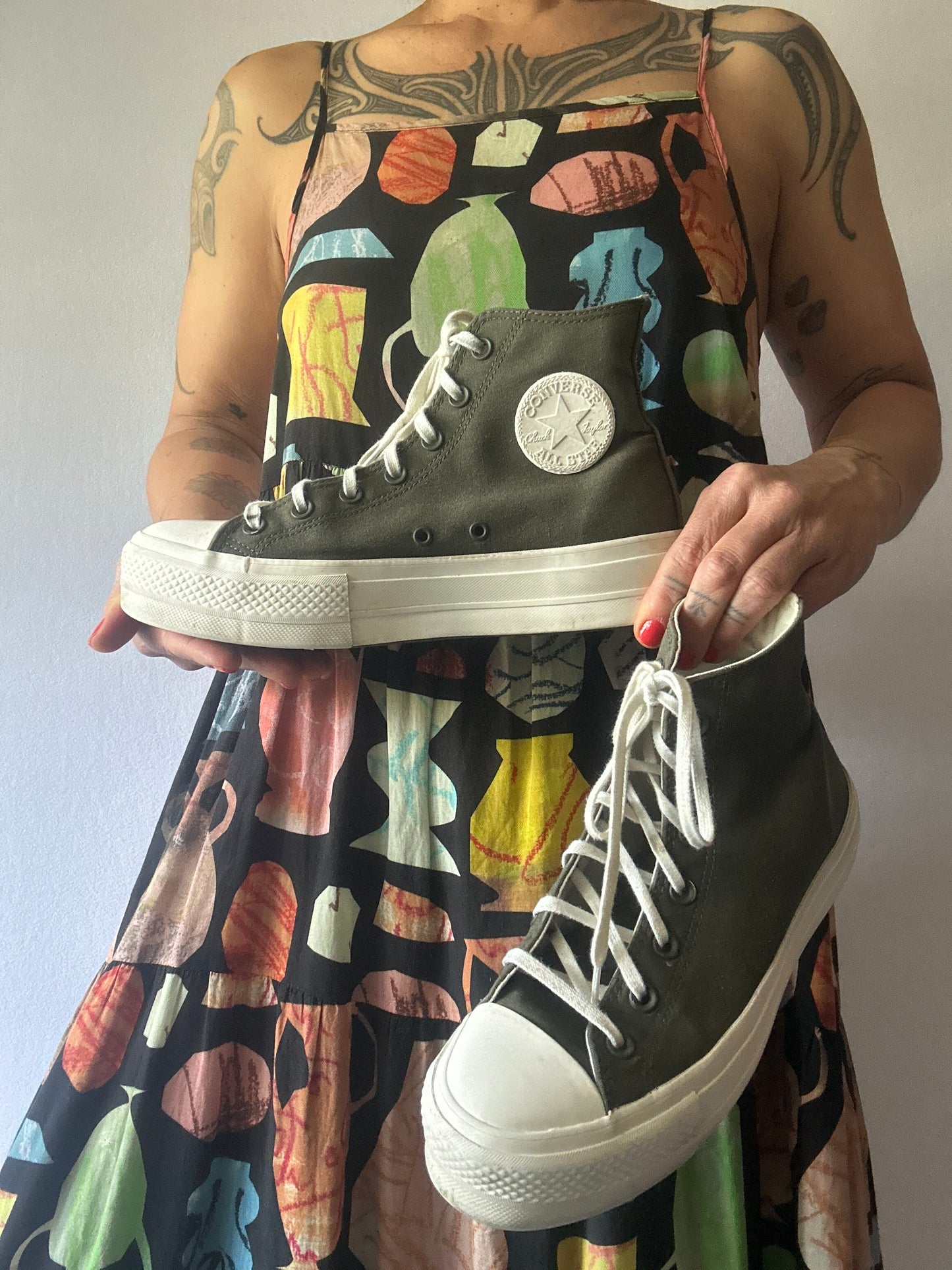 Olive Chuck Taylor Converse All Star – US 9 / UK 7 / EUR 40