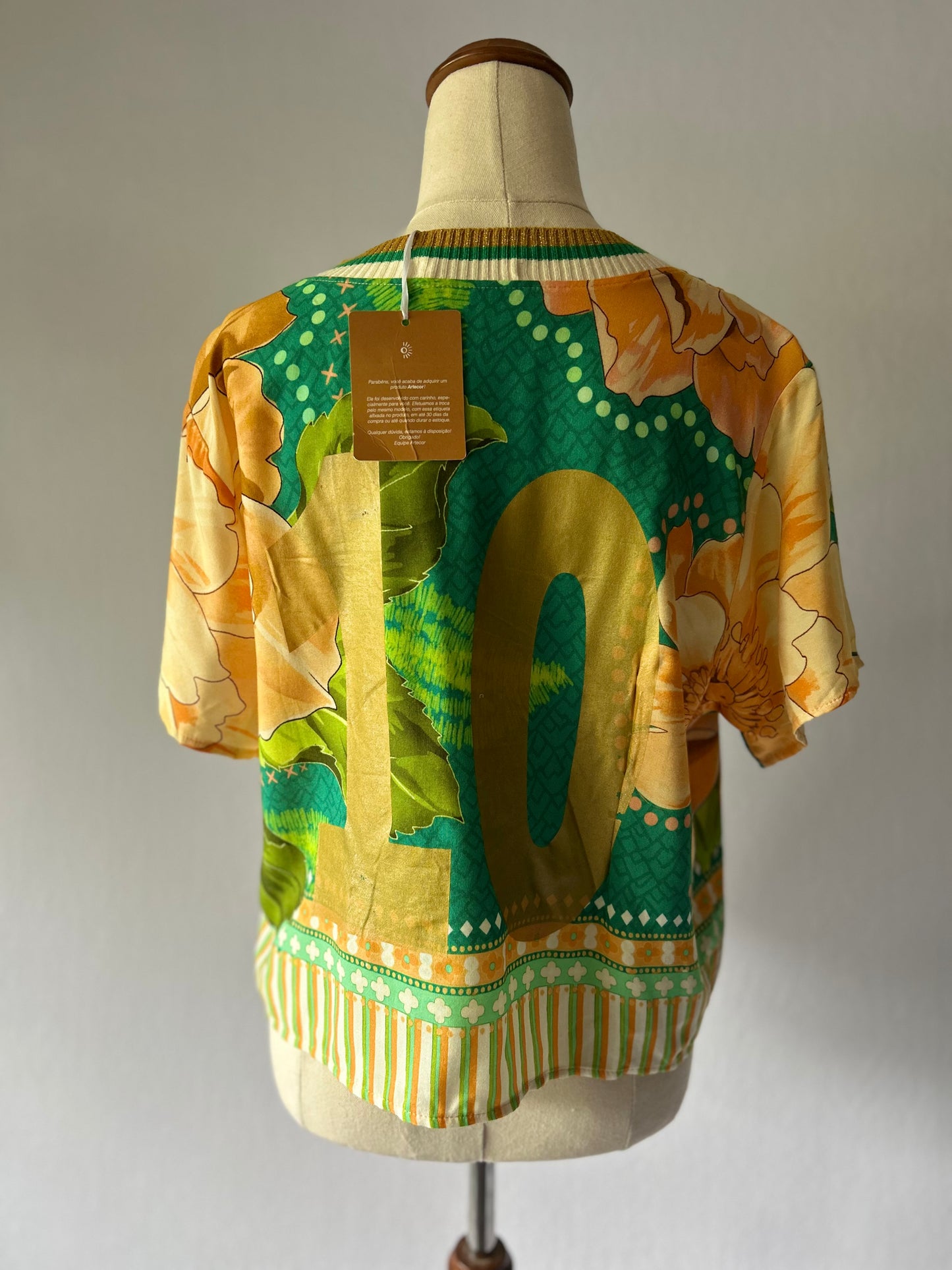 Tropical Print Cropped Top - 100% Viscose (Made in Brazil), size M , new with tag