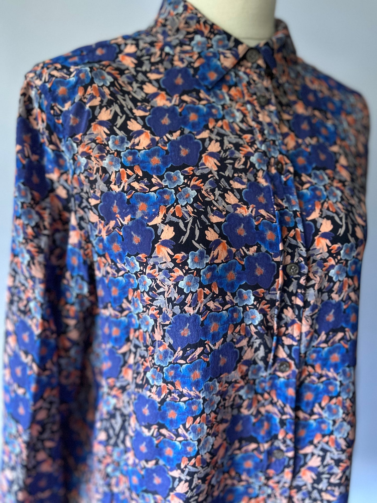 Club Monaco Blue Floral Silk Shirt – Size M