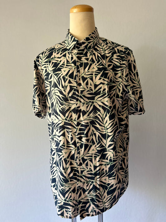 Men's Slim Fit Black & Beige Leaf Print Short Sleeve Shirt - M