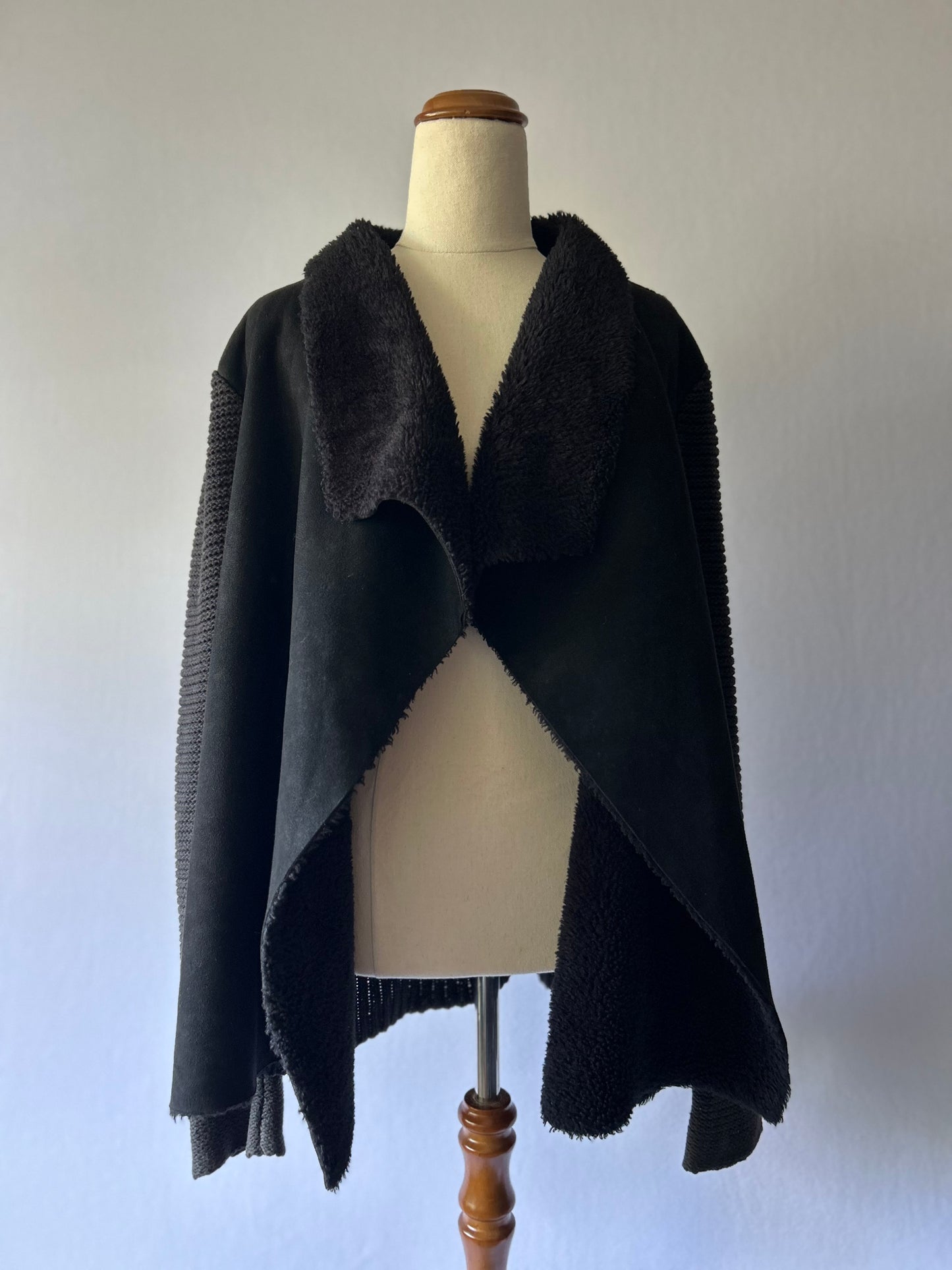 Noir Mixed-Media Shearling & Knit Waterfall Cardigan – Size M