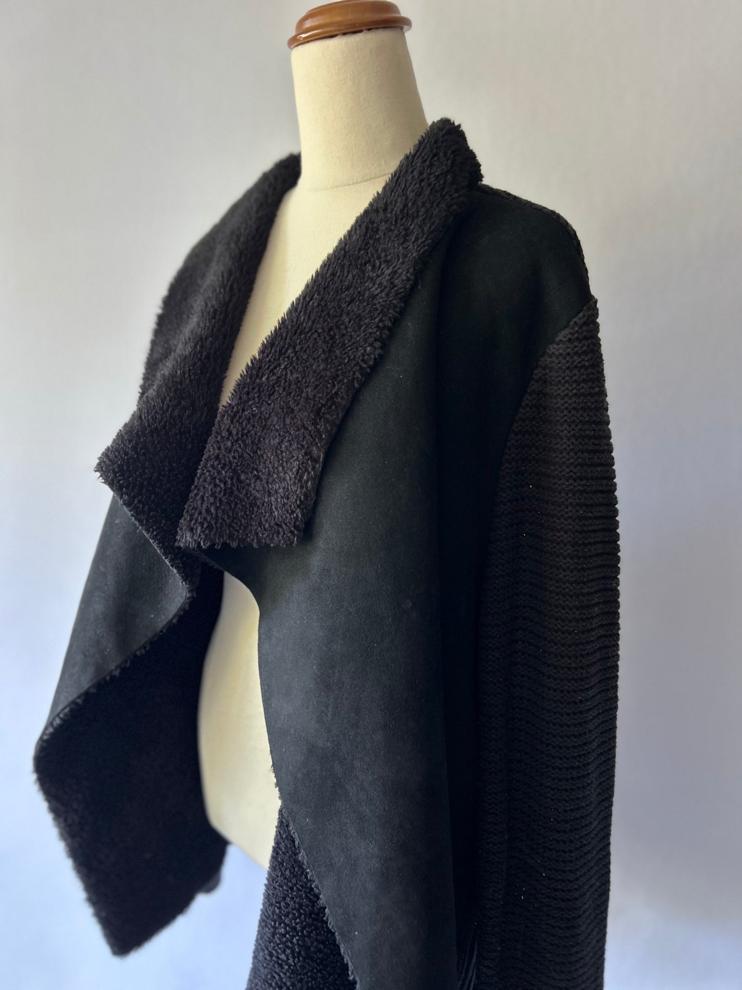 Noir Mixed-Media Shearling & Knit Waterfall Cardigan – Size M