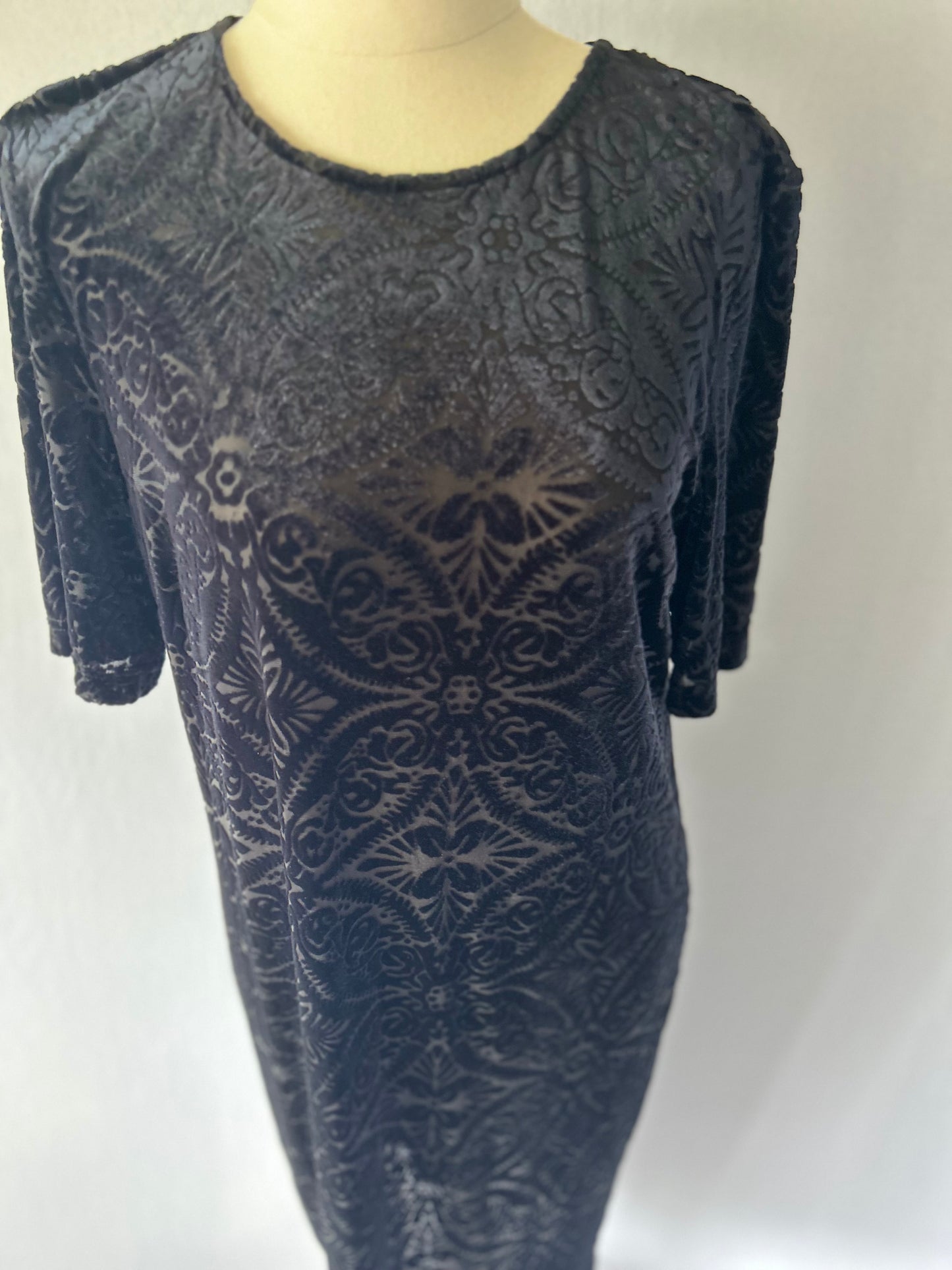 Black Velvet Textured Midi Dress – Size 10
