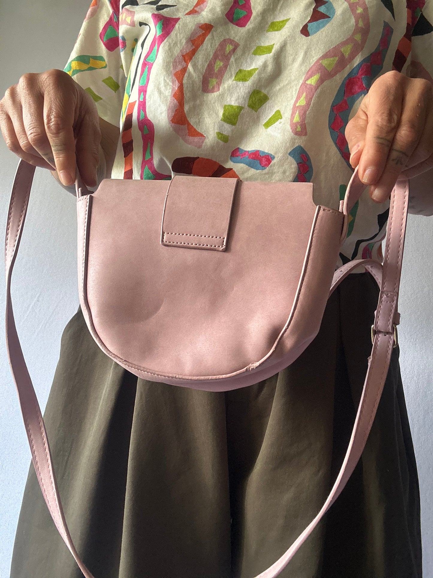 Blush Pink Crossbody Bag – Minimalist Everyday Style