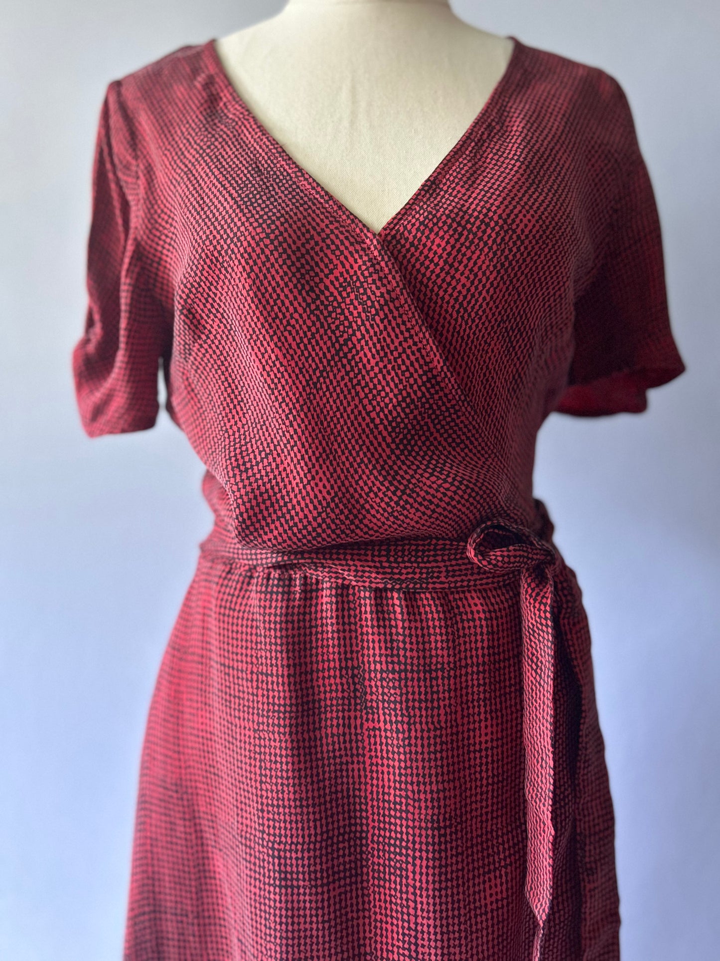 Kookai 100% Cupro Wrap Midi Dress - Textured Red & Black - Size 34