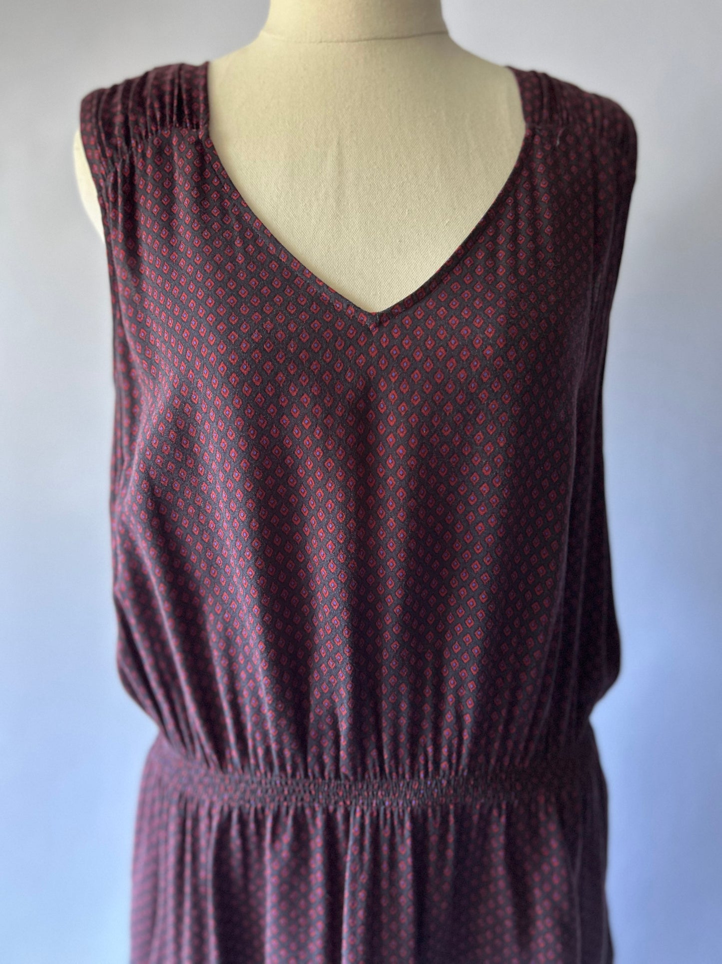 Sleeveless Viscose Dress – Burgundy Print – Size 40