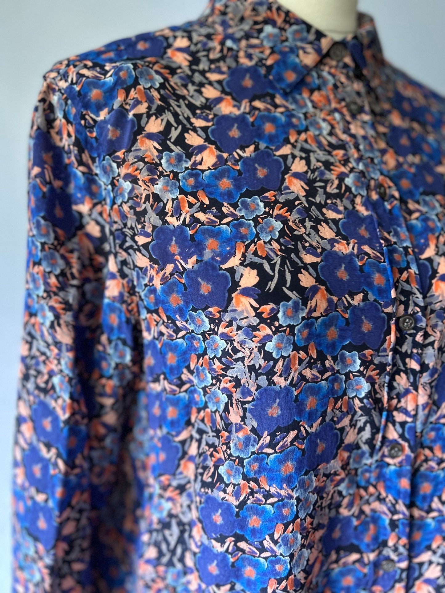 Club Monaco Blue Floral Silk Shirt – Size M