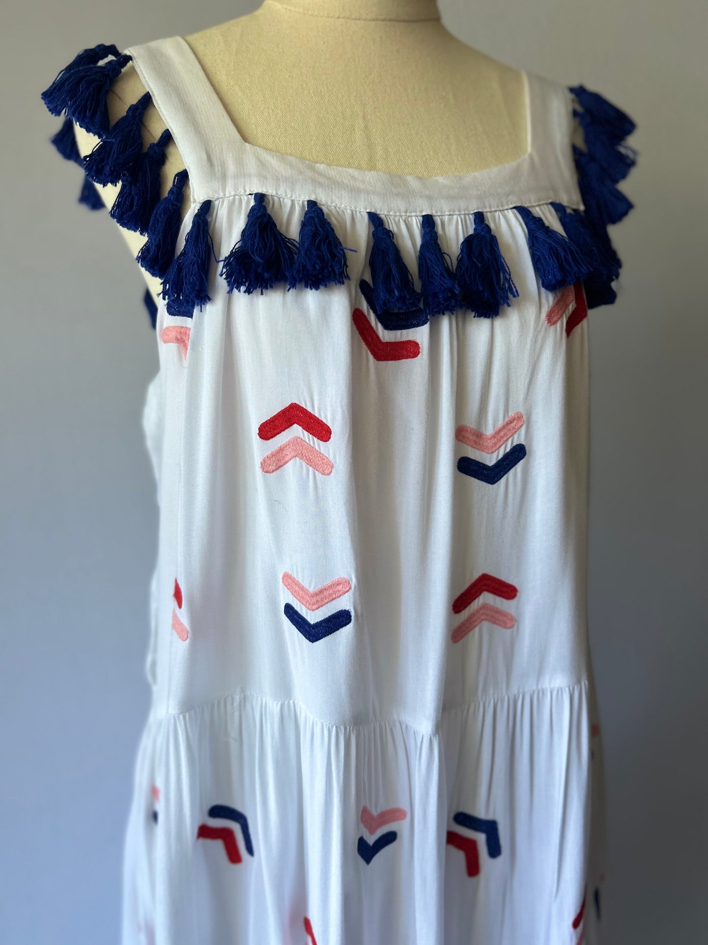 Embroidered Midi Dress – Size M