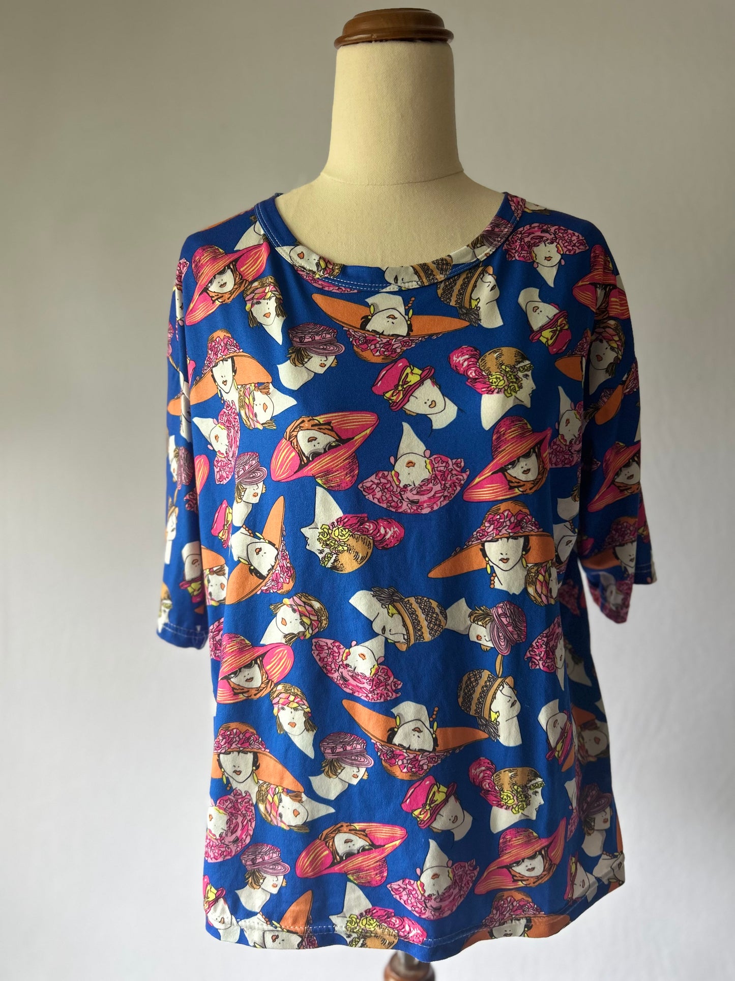 Blue Graphic T-Shirt with Woman Hat Print – Size M, Polyester