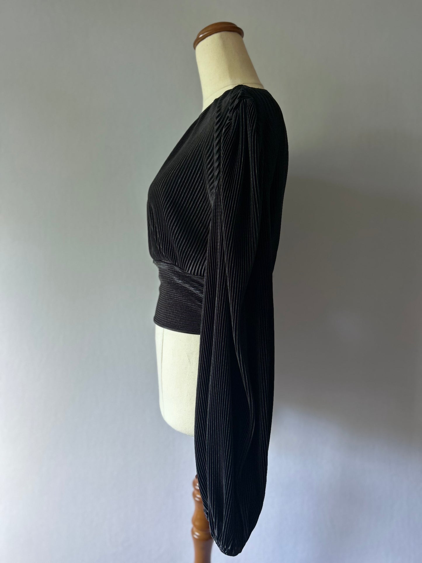 The Fifth Label Black Plissé Long Sleeve Top - Size 8