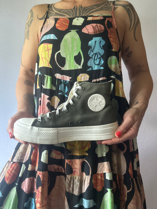 Olive Chuck Taylor Converse All Star – US 9 / UK 7 / EUR 40