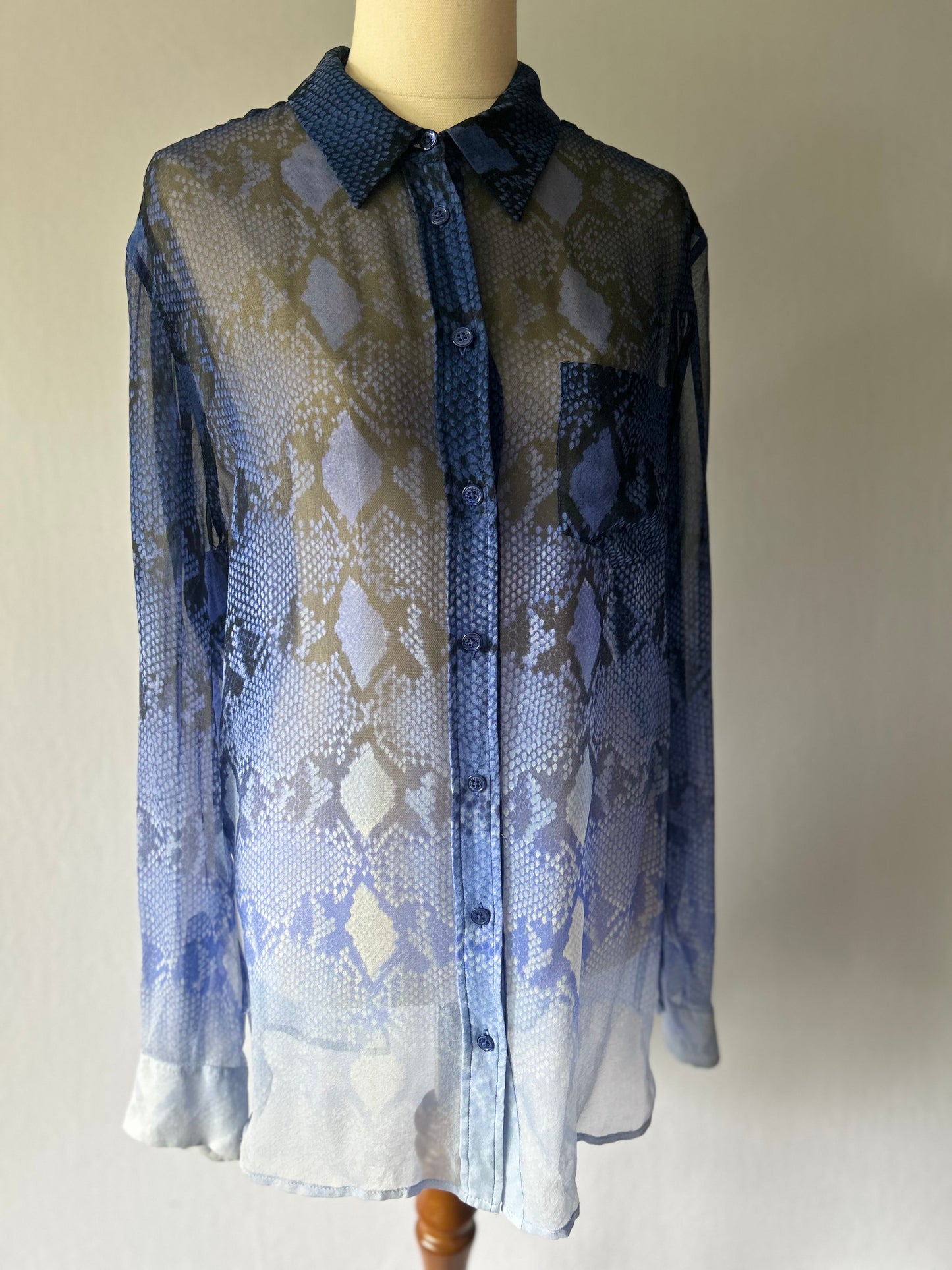 Equipment Slim Signature Silk Snakeskin Ombré Blouse – Size S