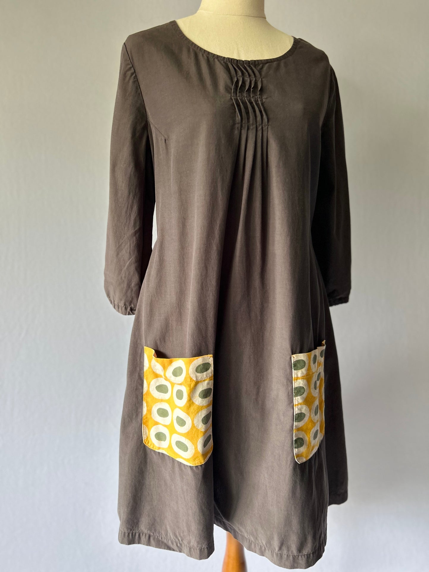 Grey Cotton Dress with Patterned Pockets – Size Small