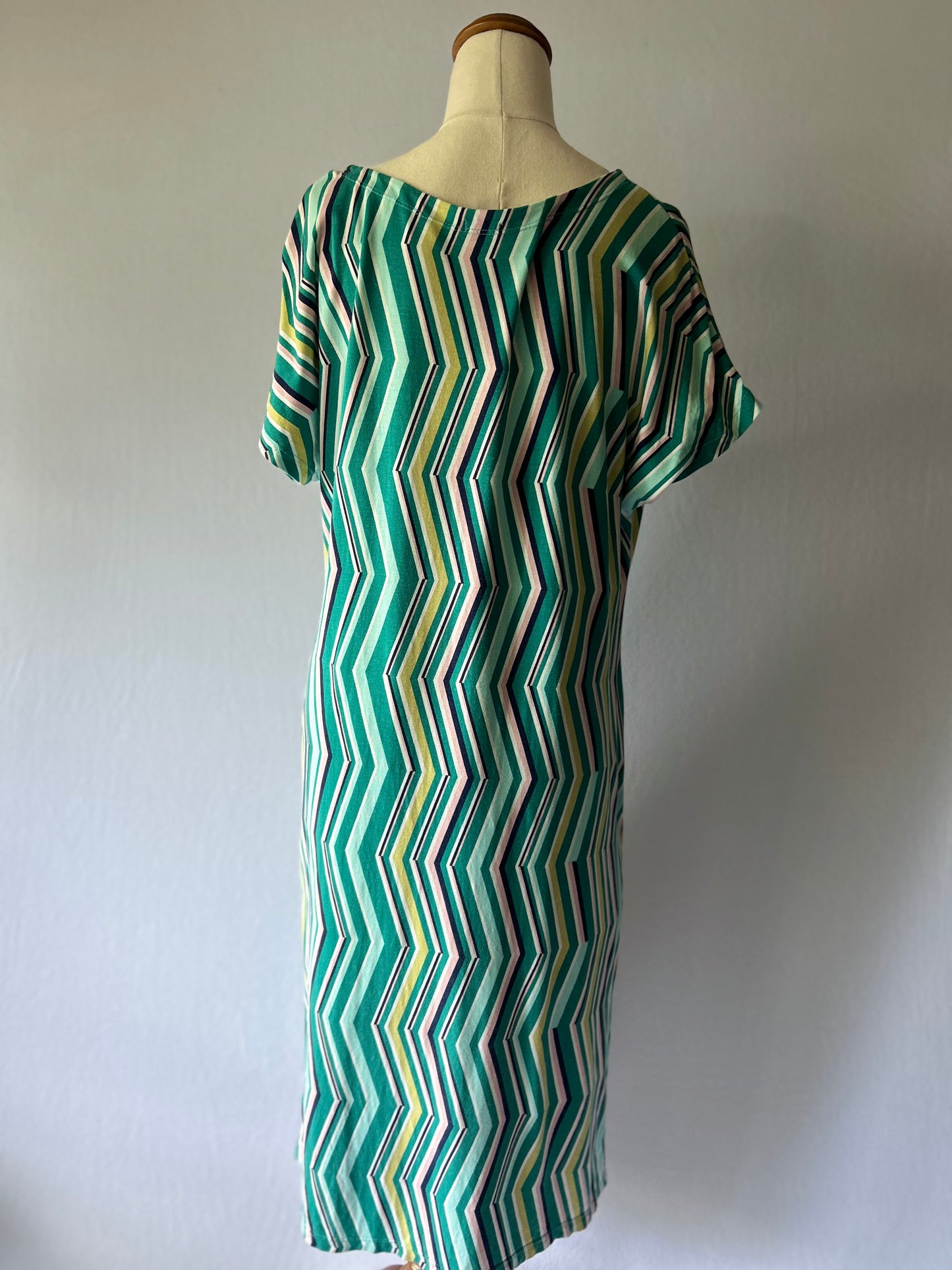 Striped Midi Dress with Side Pockets – Size M