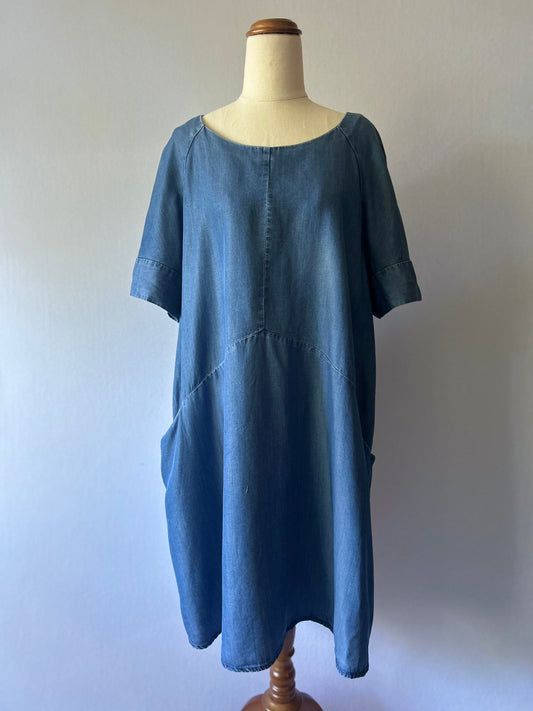 Chambray Blue 100% Lyocell Short Sleeve Shift Dress with Pockets - Size 16 (AU/NZ 16)