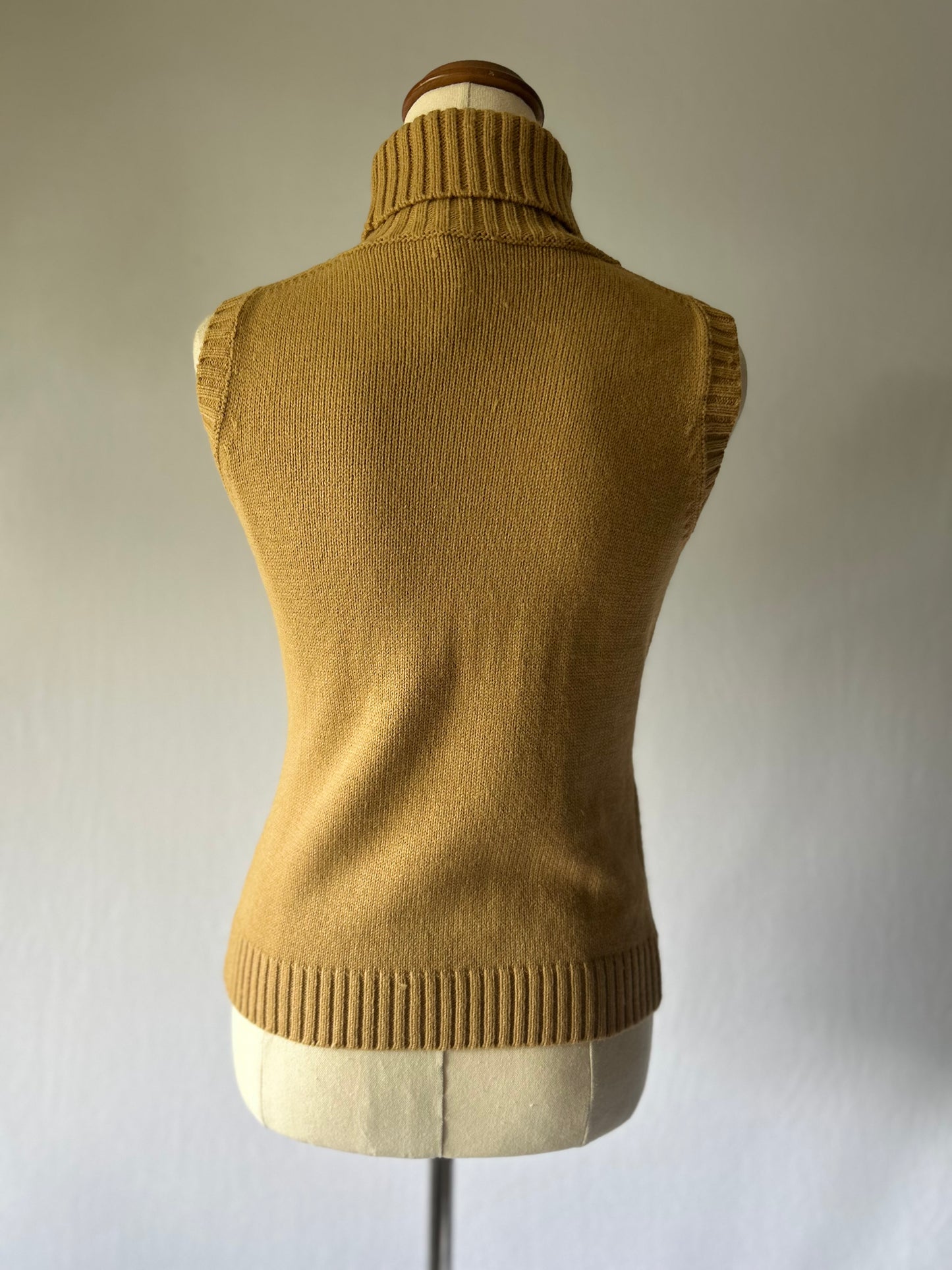 Knit Heart Print Turtleneck Vest – Size Small