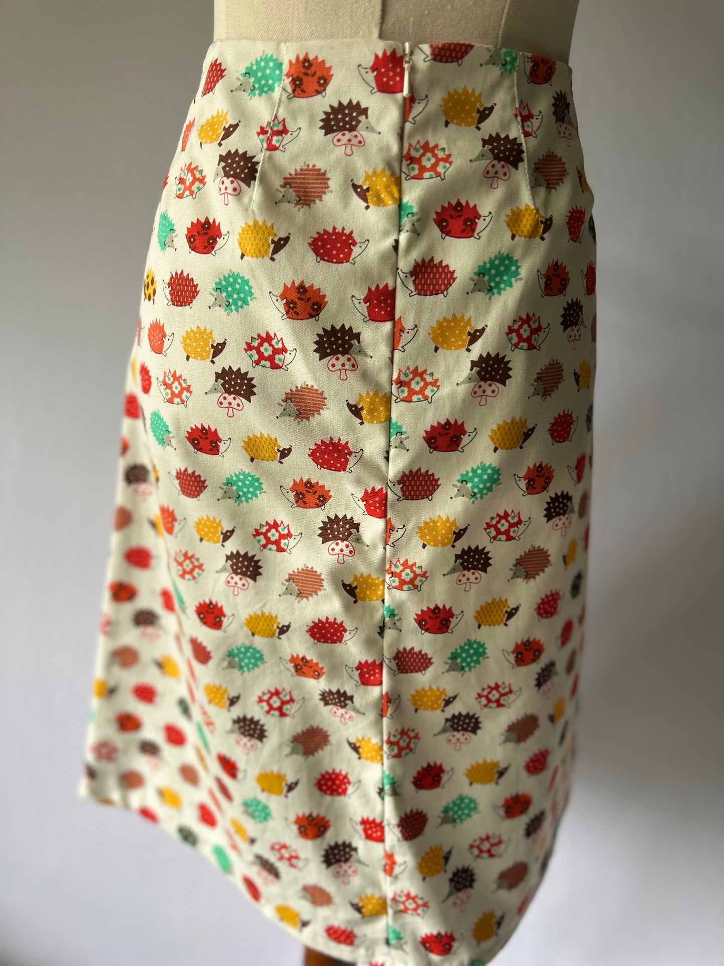 Hedgehog Print Cotton Skirt – Size XS