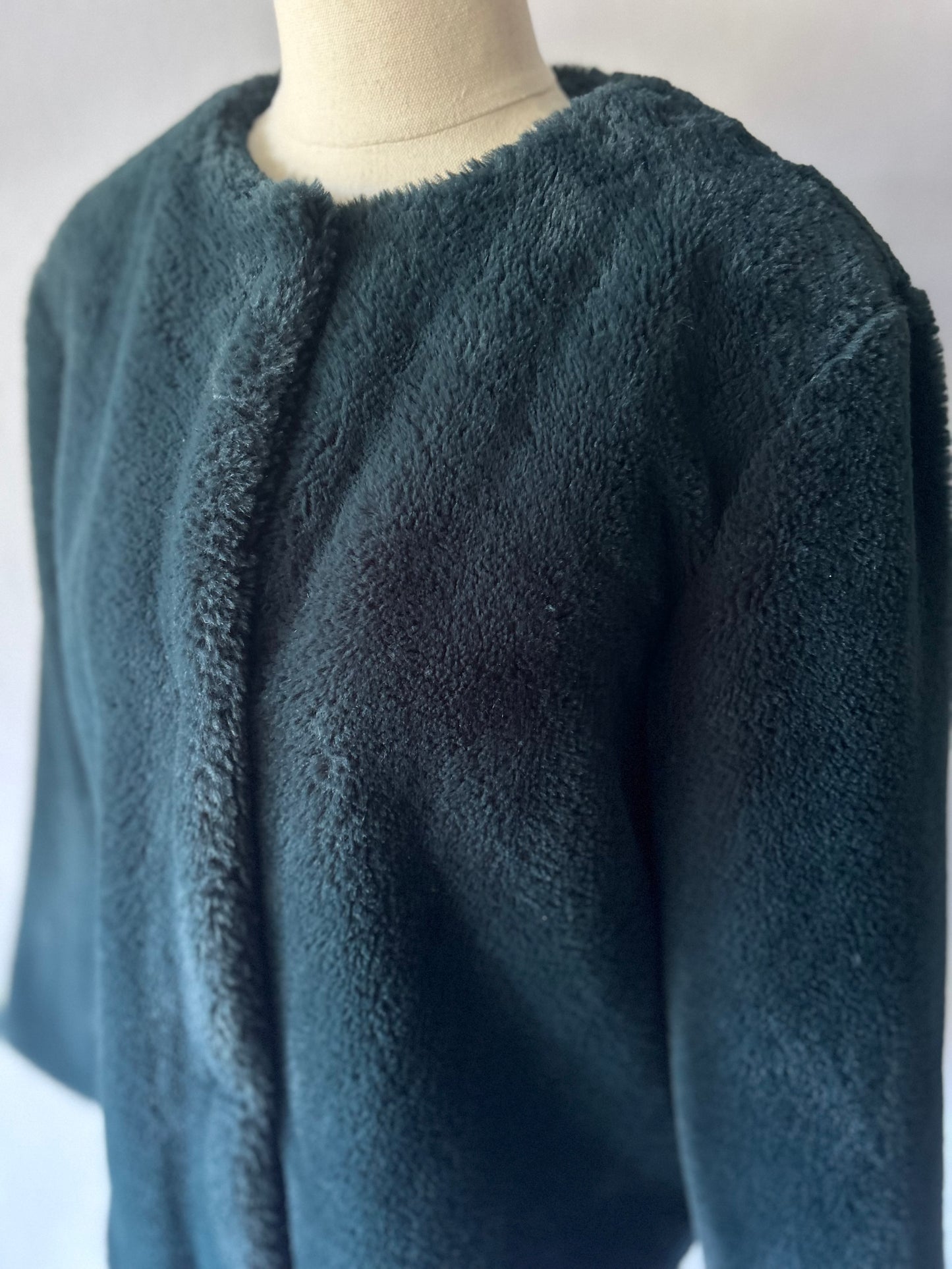 Minimalist Collarless Plush Faux Fur Jacket in Deep Teal - Size UK 12