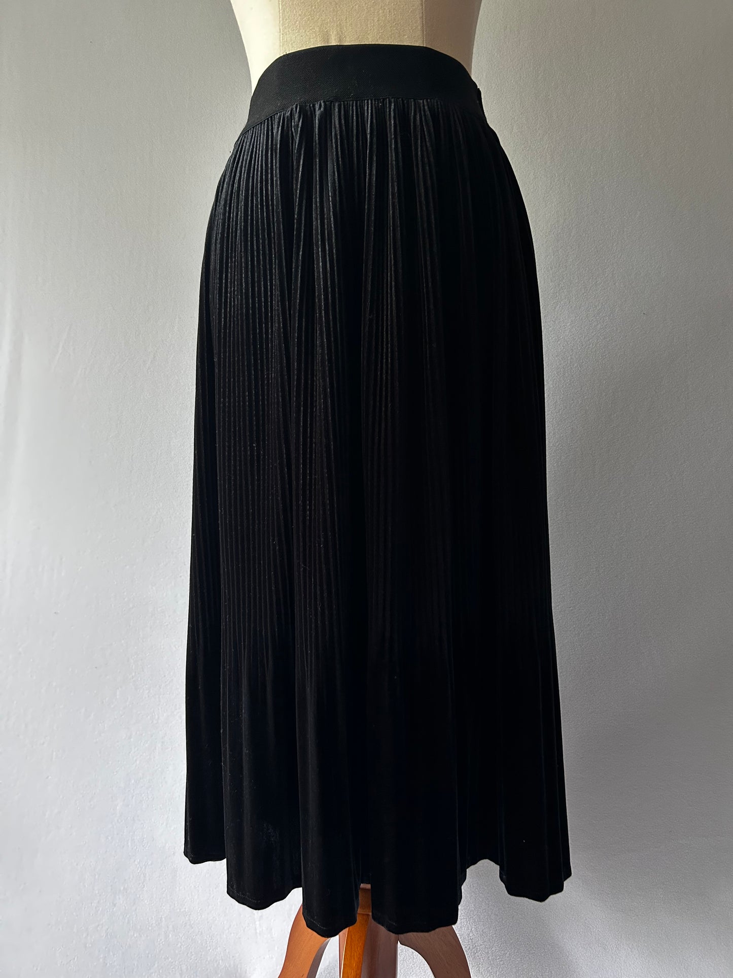 Trelise Cooper Pleated Velvet Midi Skirt – Size S