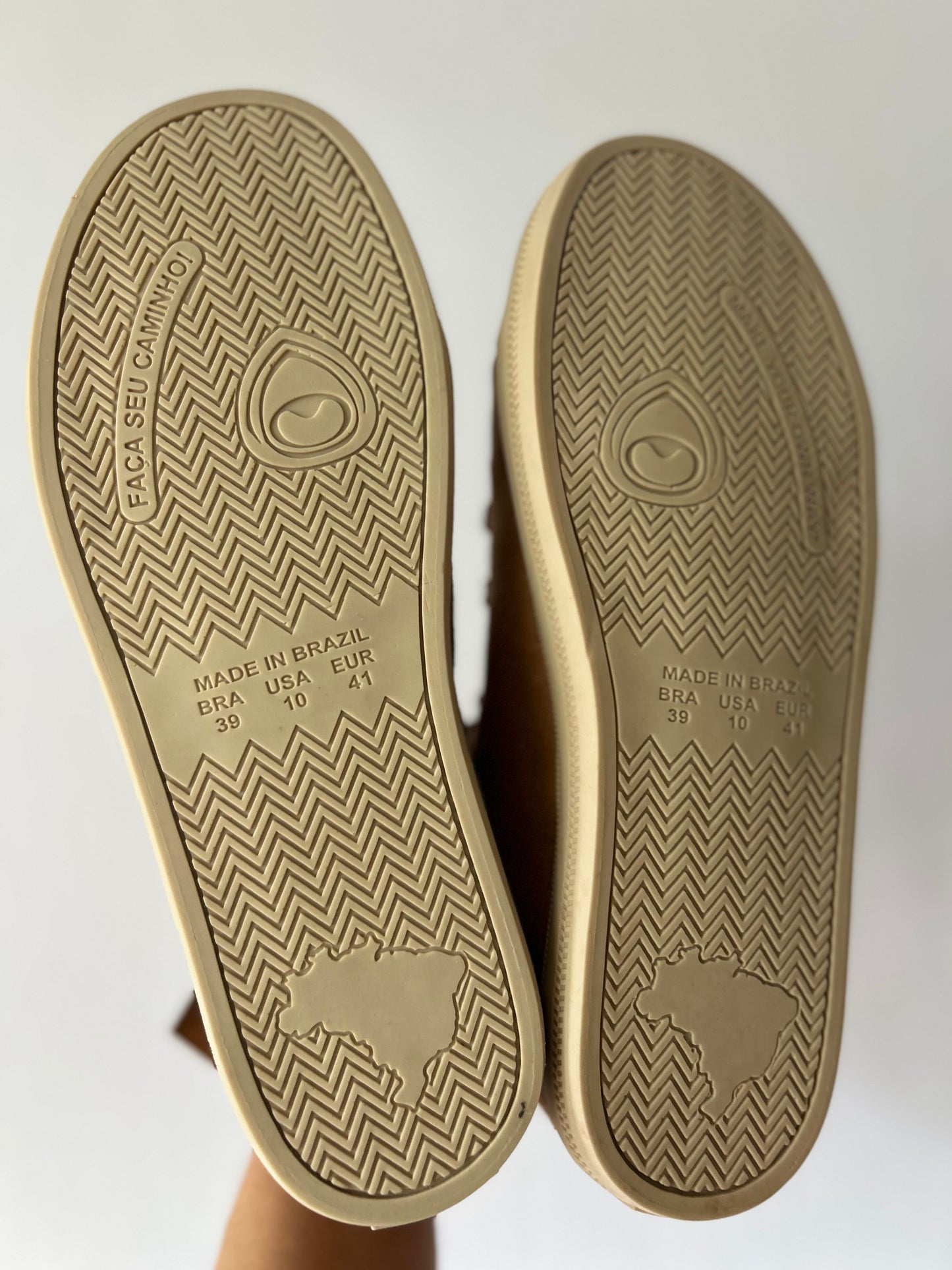 Perky High-Top Sneakers – Size EUR 41 / USA 10 / BR 39 – Made in Brazil (New with Tag)