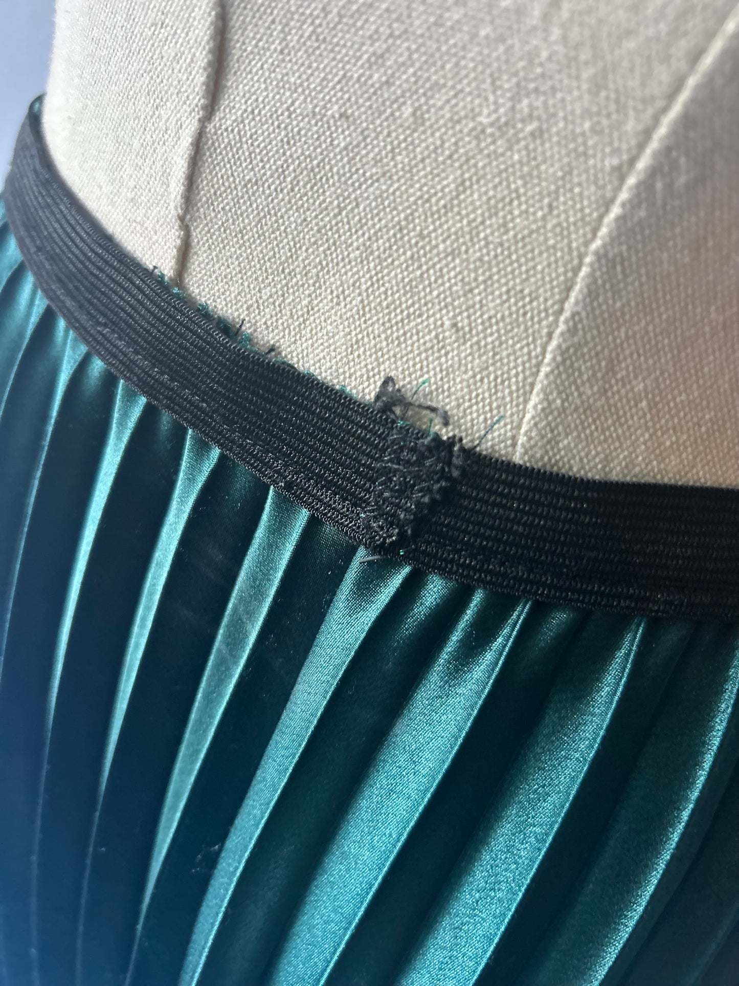 Metallic Emerald Green Satin Pleated Midi Skirt - Size M
