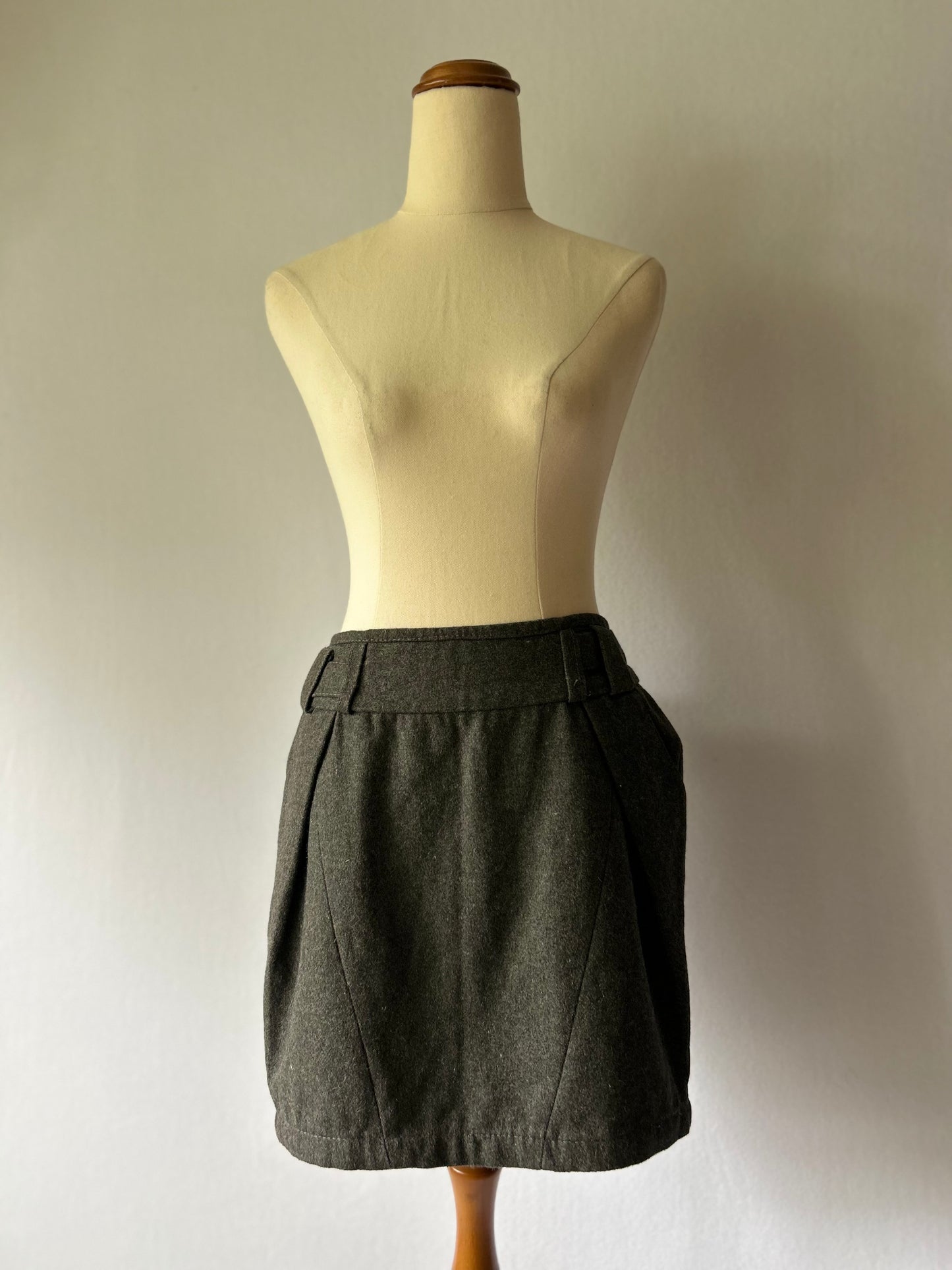 Structured Grey Wool Mini Skirt – Size UK 10 / EUR 38
