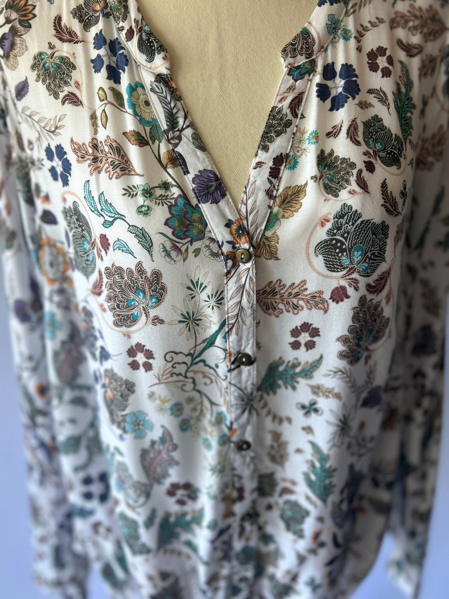 Floral Long Sleeve Shirt – Size M