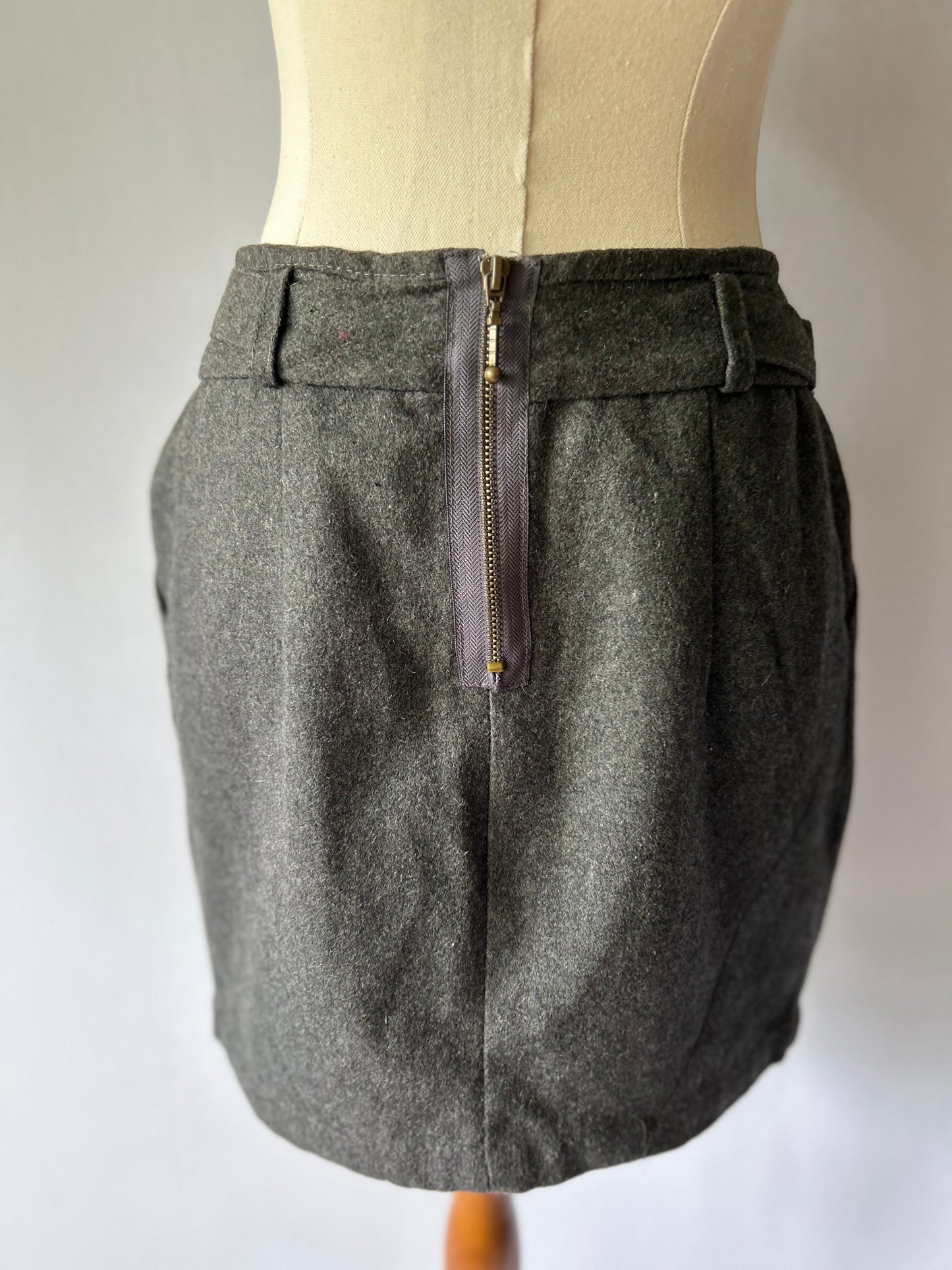 Structured Grey Wool Mini Skirt – Size UK 10 / EUR 38