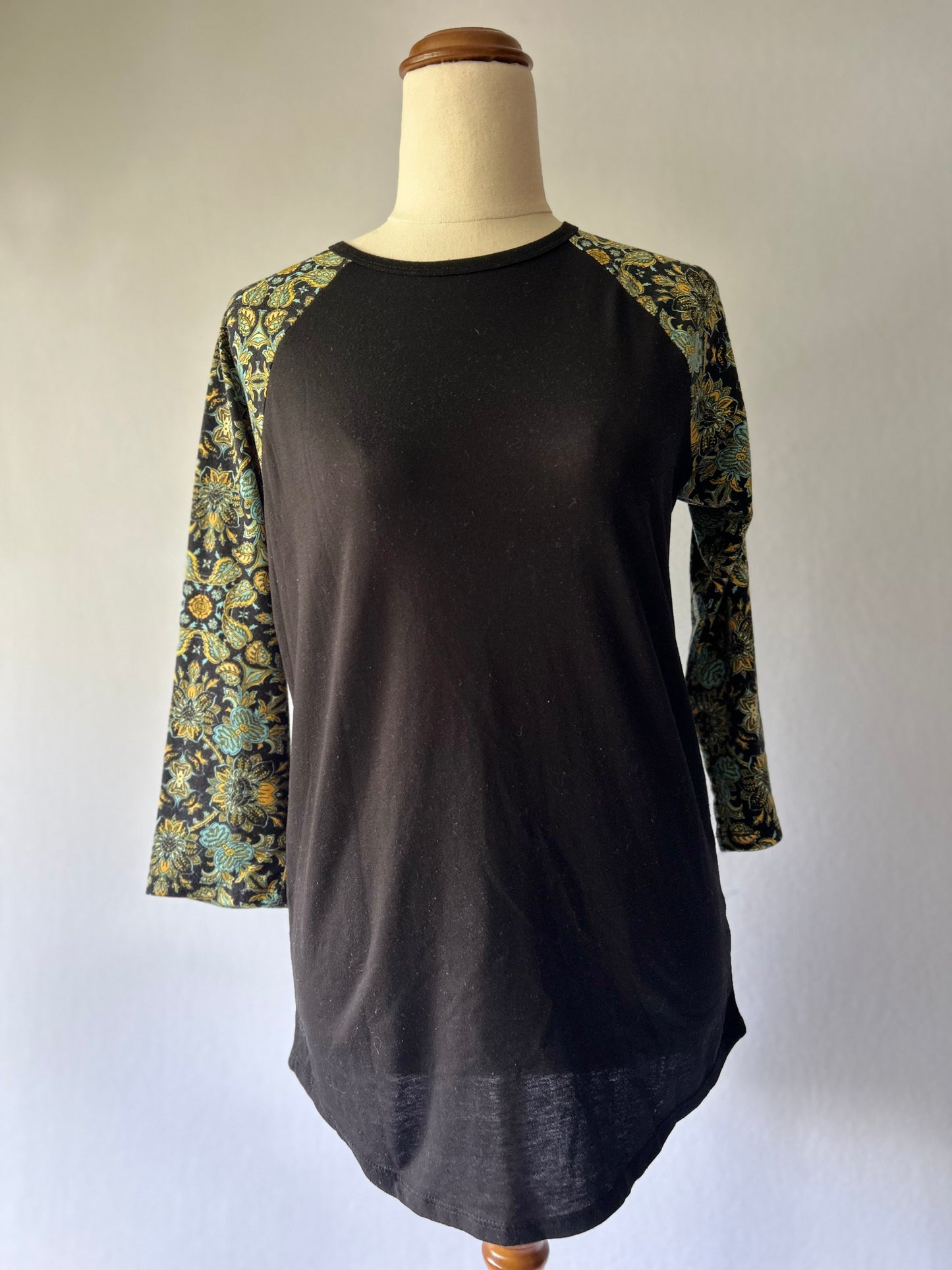 Floral Raglan 3/4 Sleeve Top – Size XS