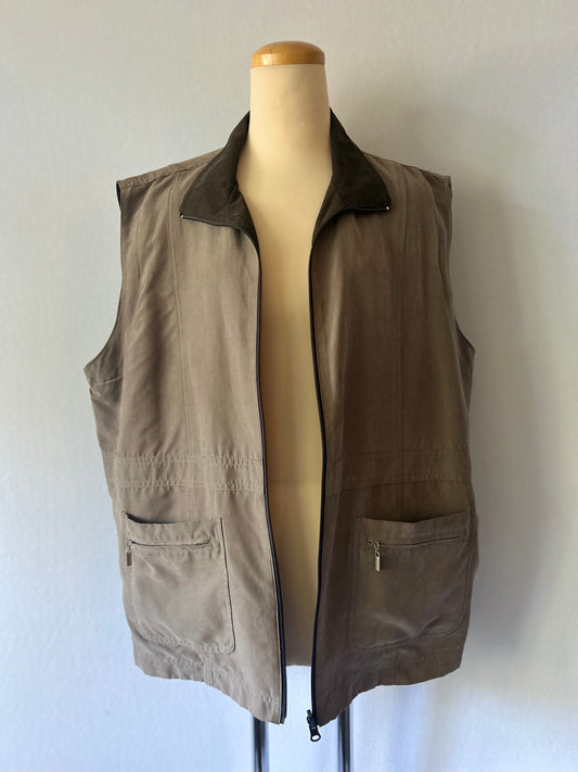 Reversible Beige & Chocolate Brown Utility Vest - Size 20 (2XL)