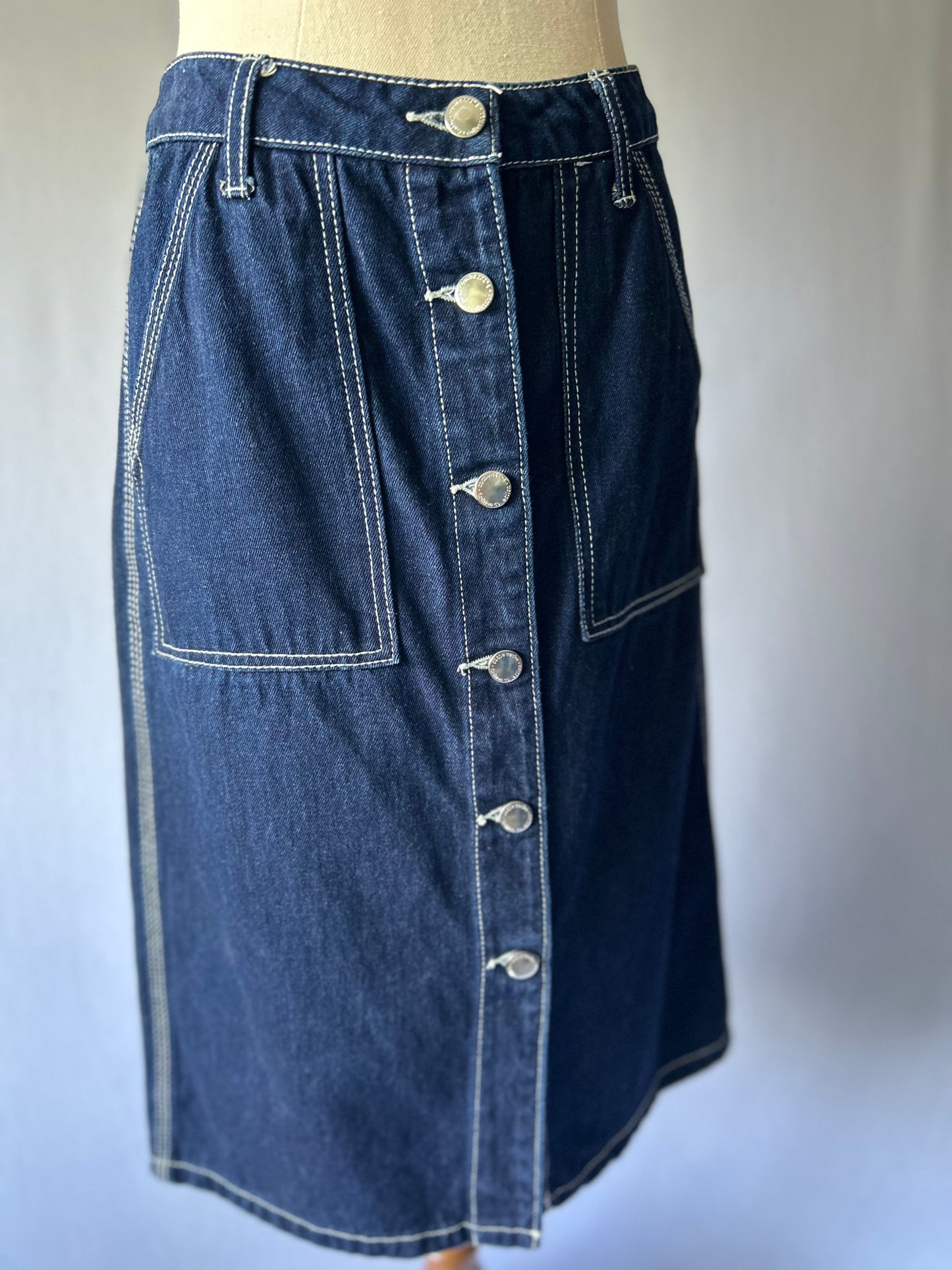 Dark Denim Button-Front Mini Skirt – Size 8