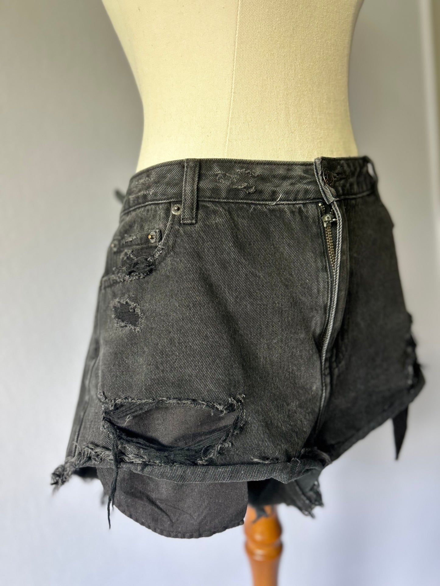 Glassons Distressed Denim Shorts - Edgy Black - Size 14