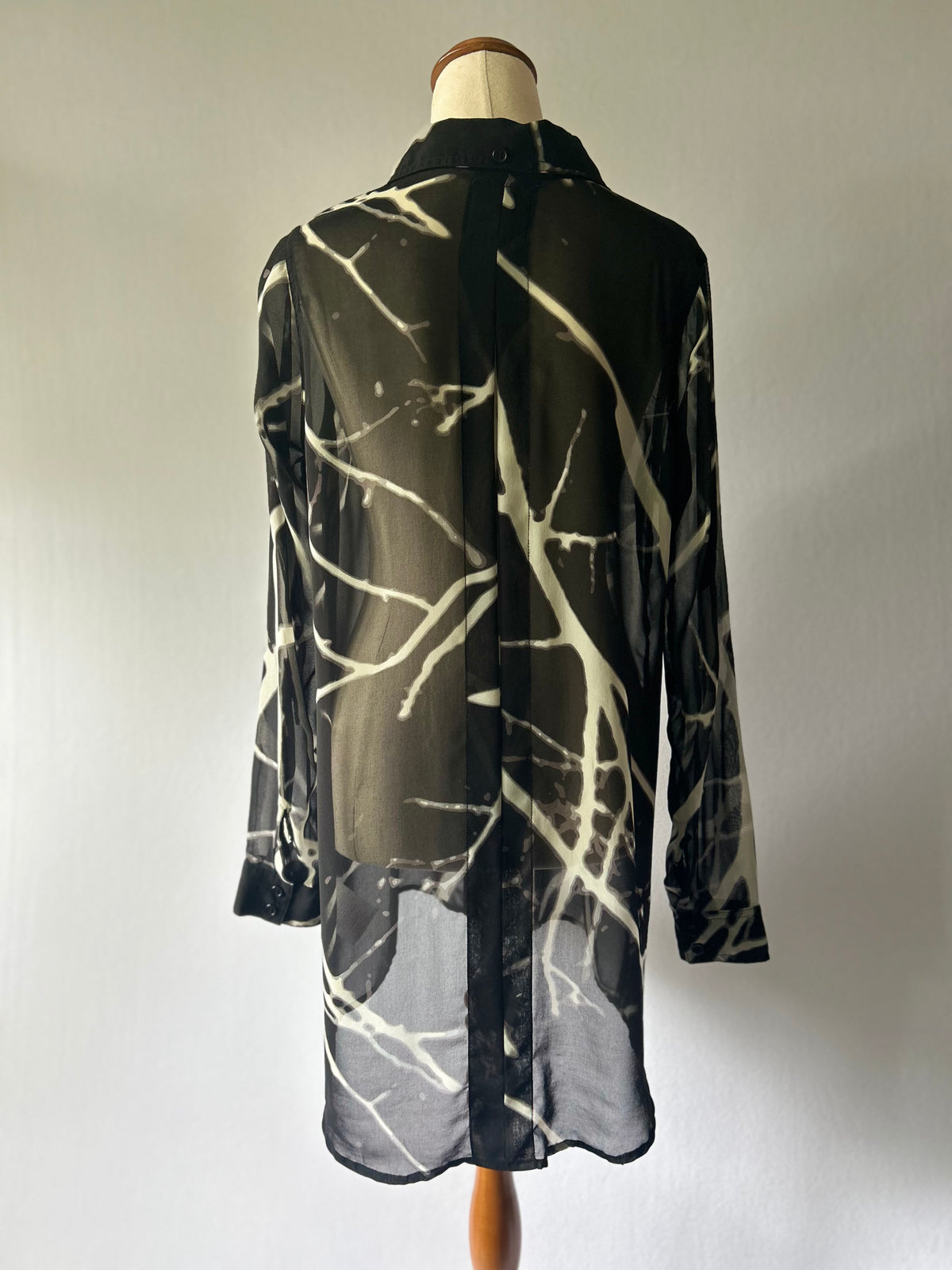 Sabine Black & Off-White Sheer Abstract Graphic Longline Shirt - Size 10