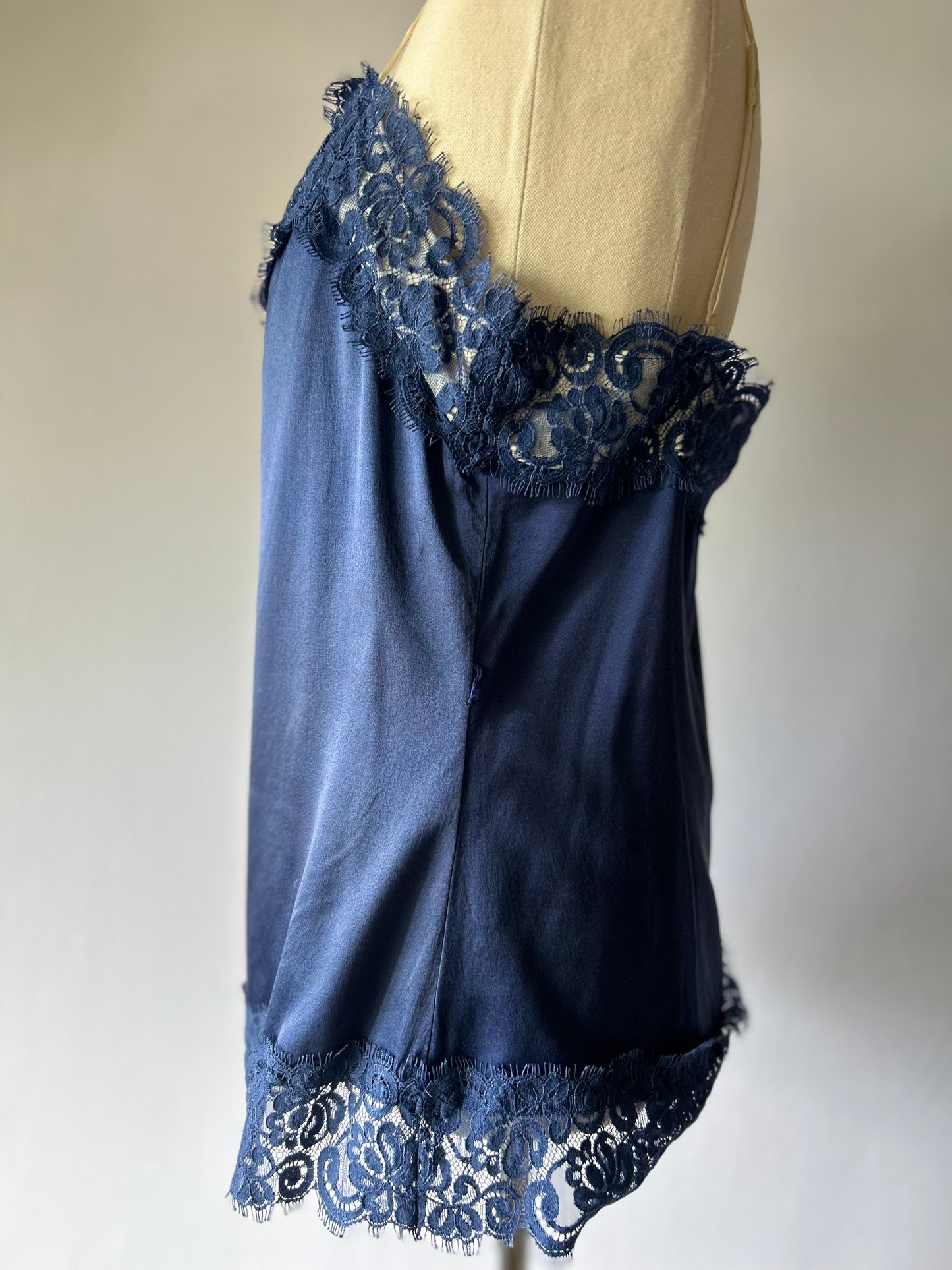 Isakelle Silk Camisole with Lace Trim – Size L – Made in New Zealand