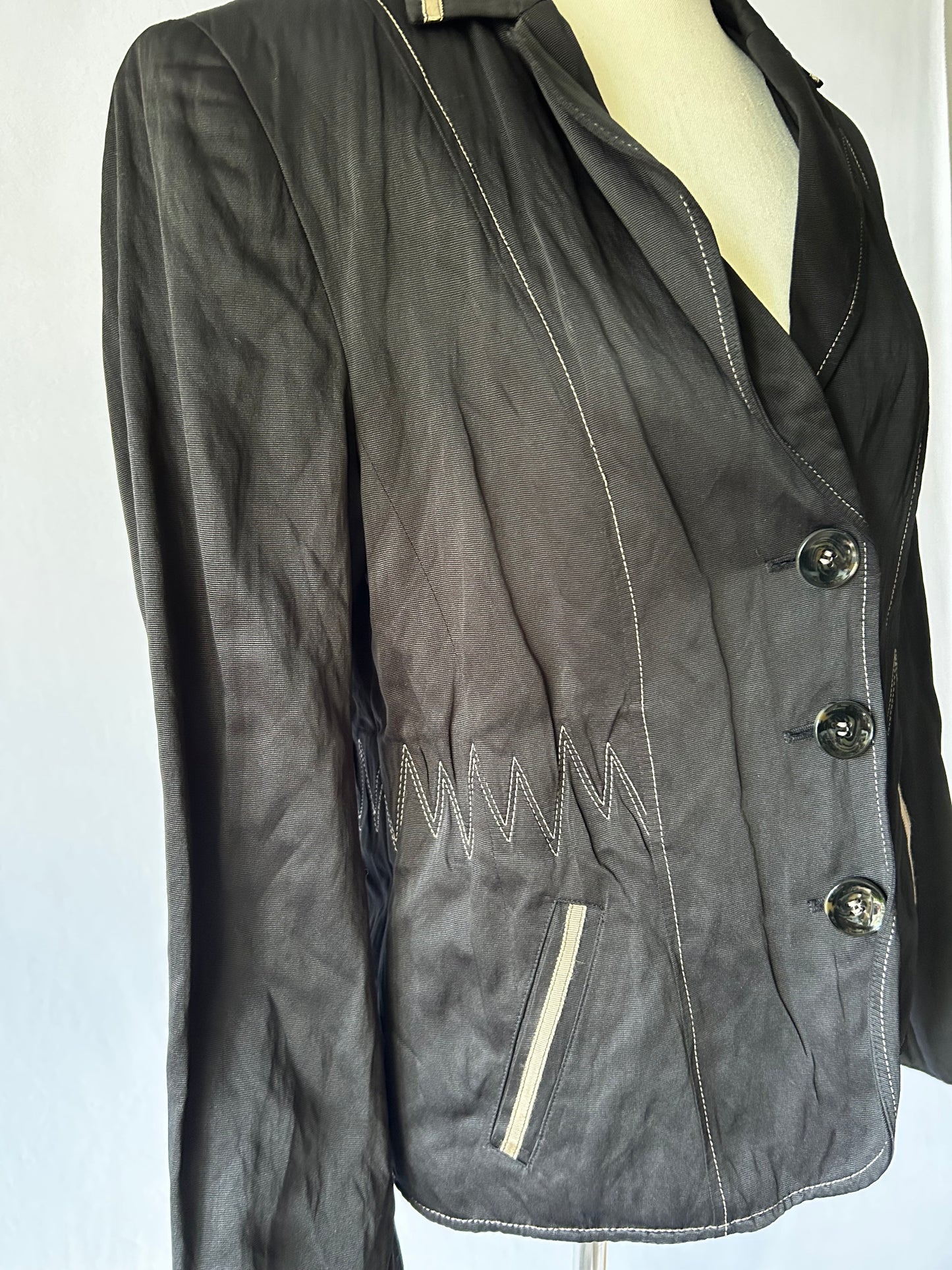 Gerry Weber Black blazer | Size 38 / EUR 42 / US 8 | Embroidered Detail | Polyester