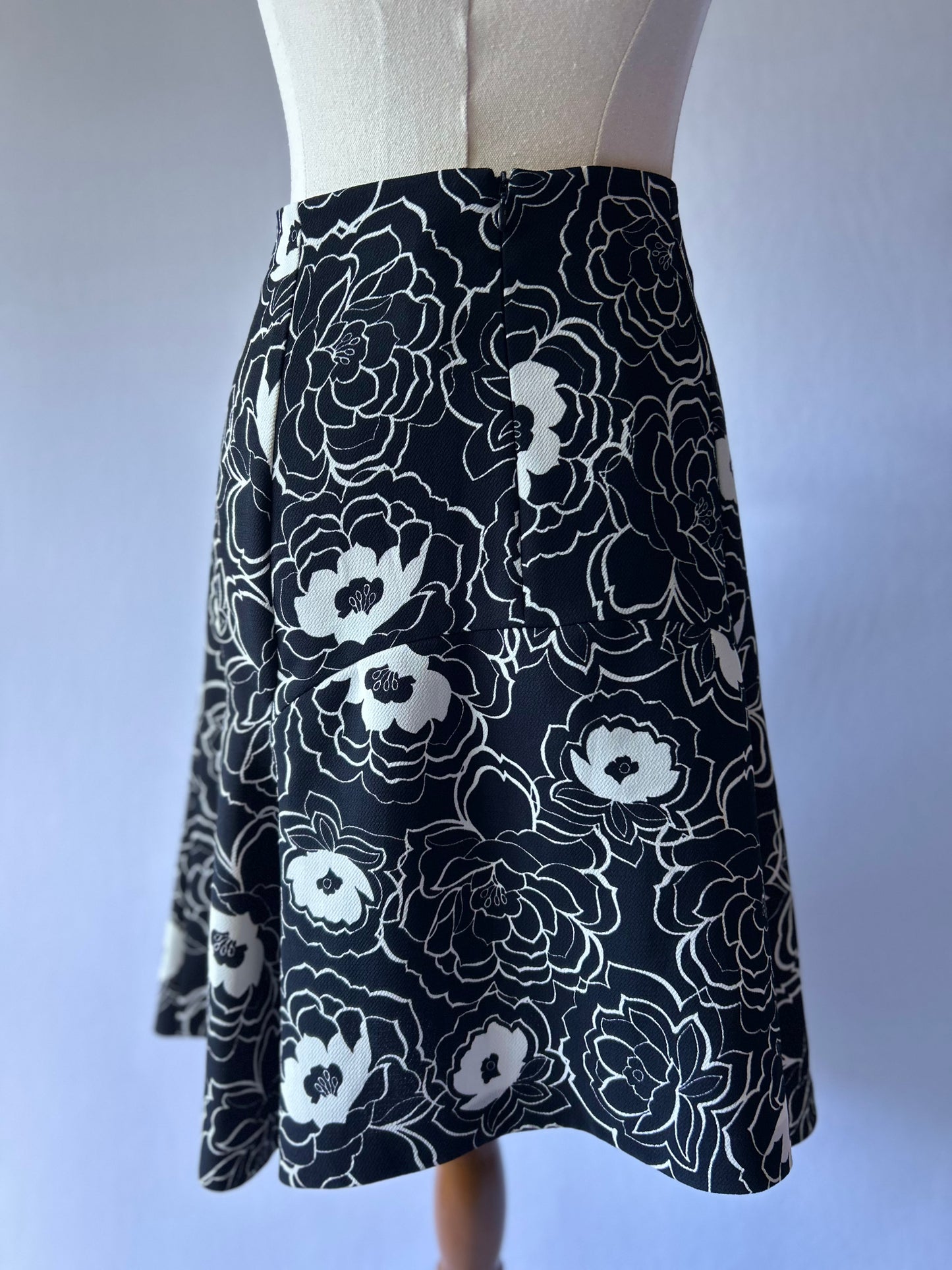 Veronika Maine Black & White Floral Skirt – Size 12