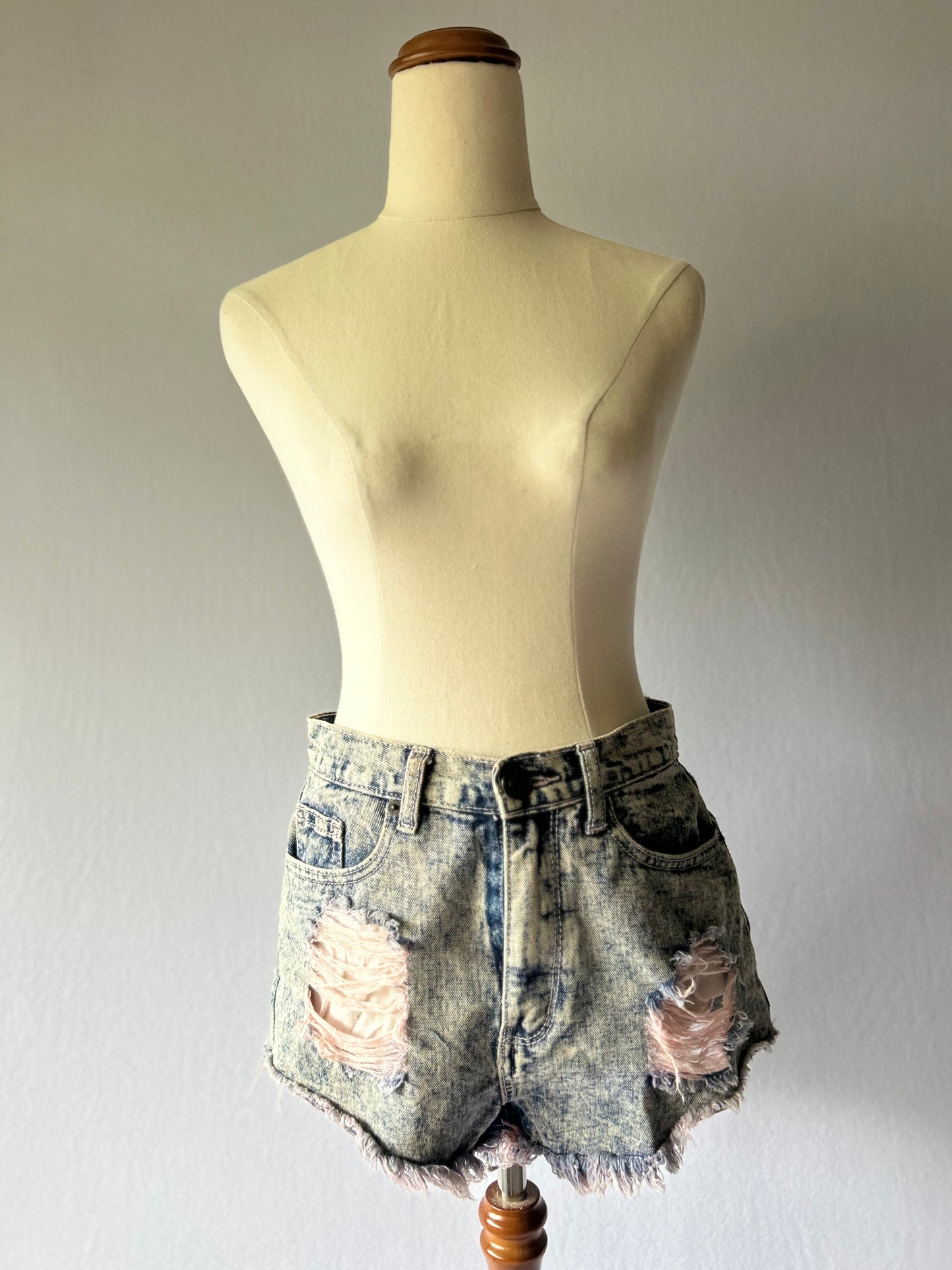 Denim Shorts /Size 27