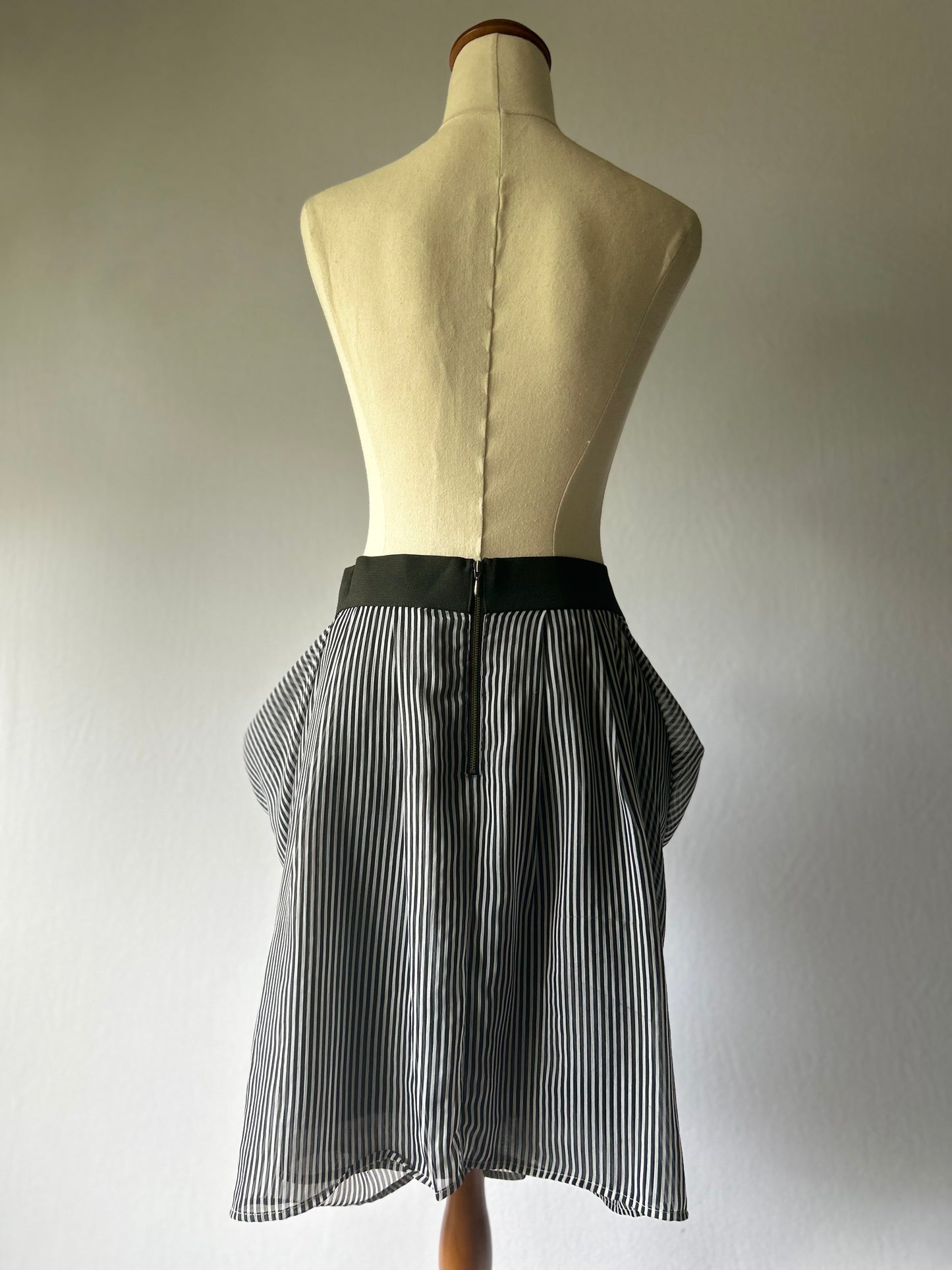 Black & White Striped Draped Skirt – Max Size 10