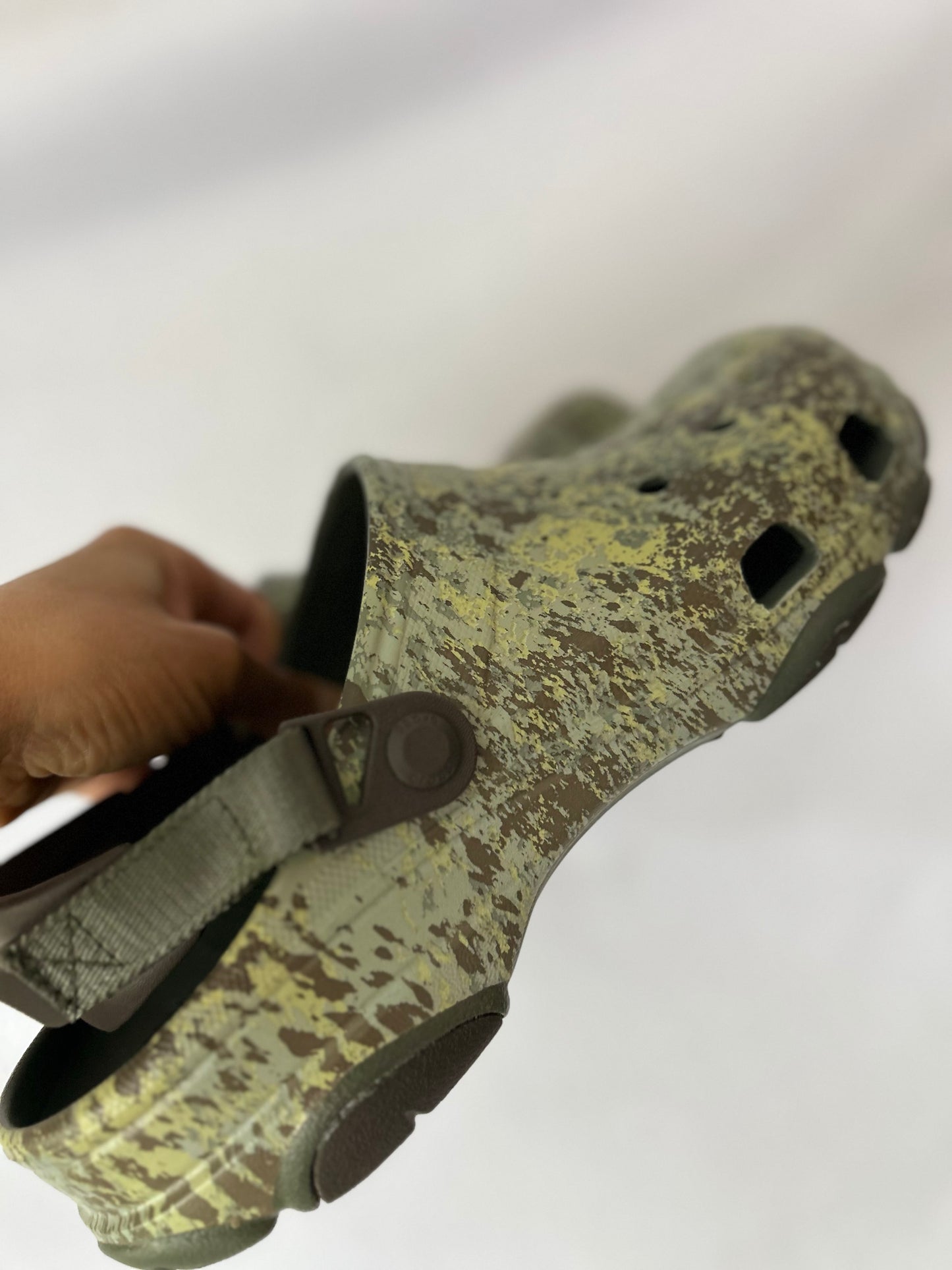 Crocs All-Terrain Clogs – Earth Tone Camo
Size: Men's US 13 / EU 47