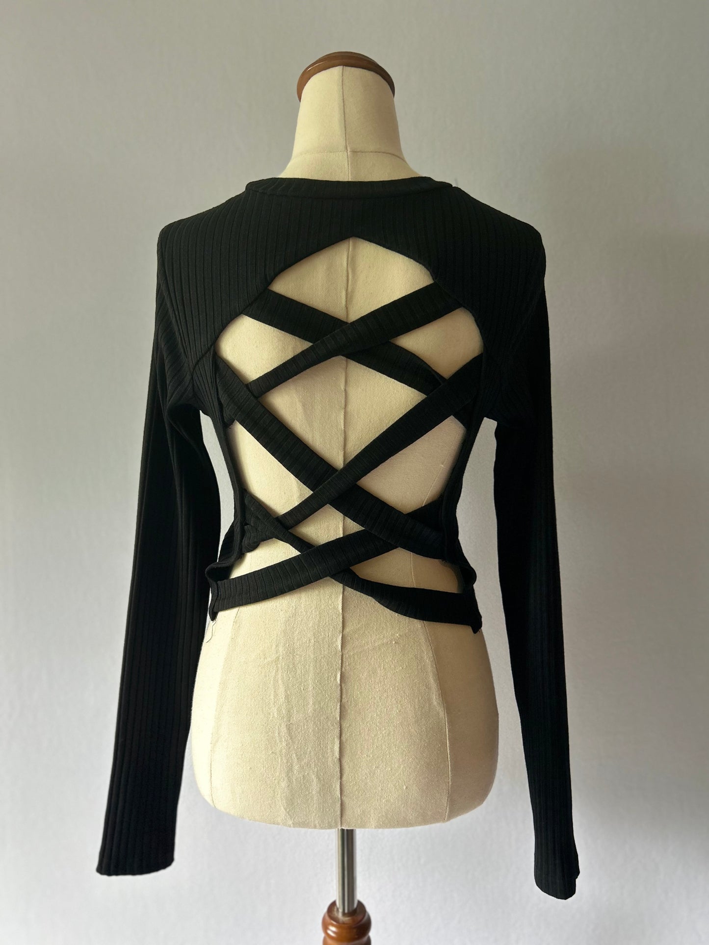 Black Ribbed Criss-Cross Open Back Top - Size M