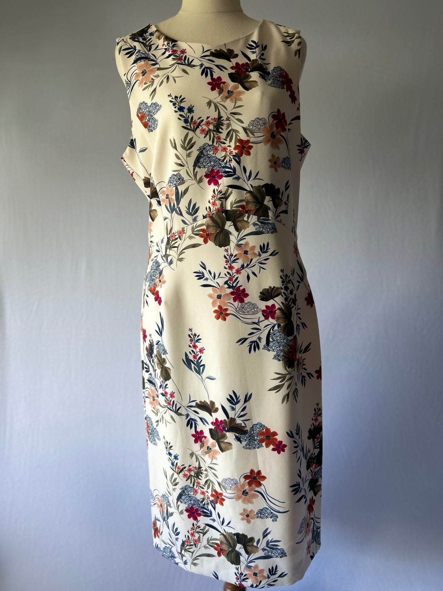 Zara Floral Dress – V-Neck, Size M