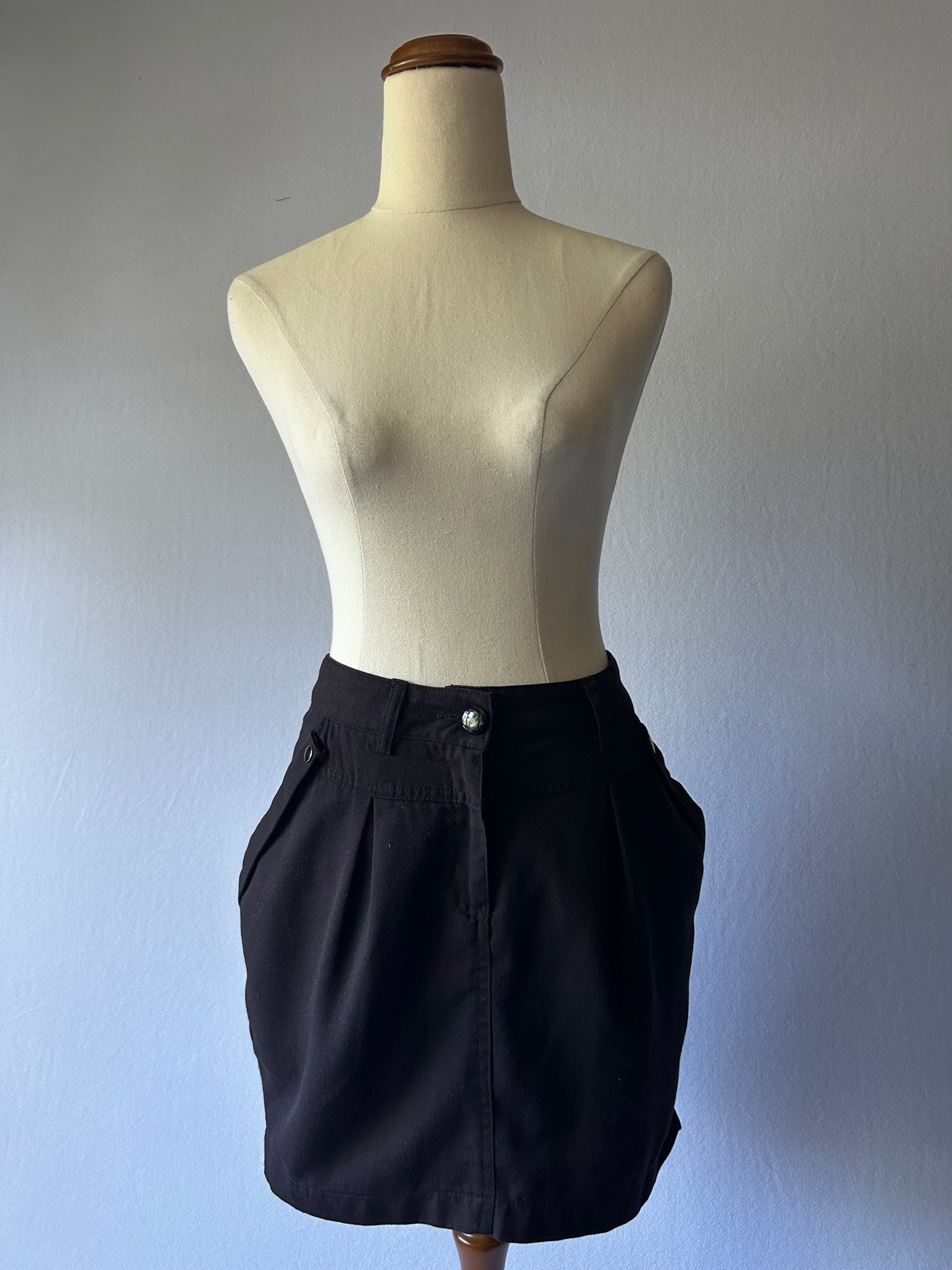 Black Mini Skirt with Side Pockets – Size M